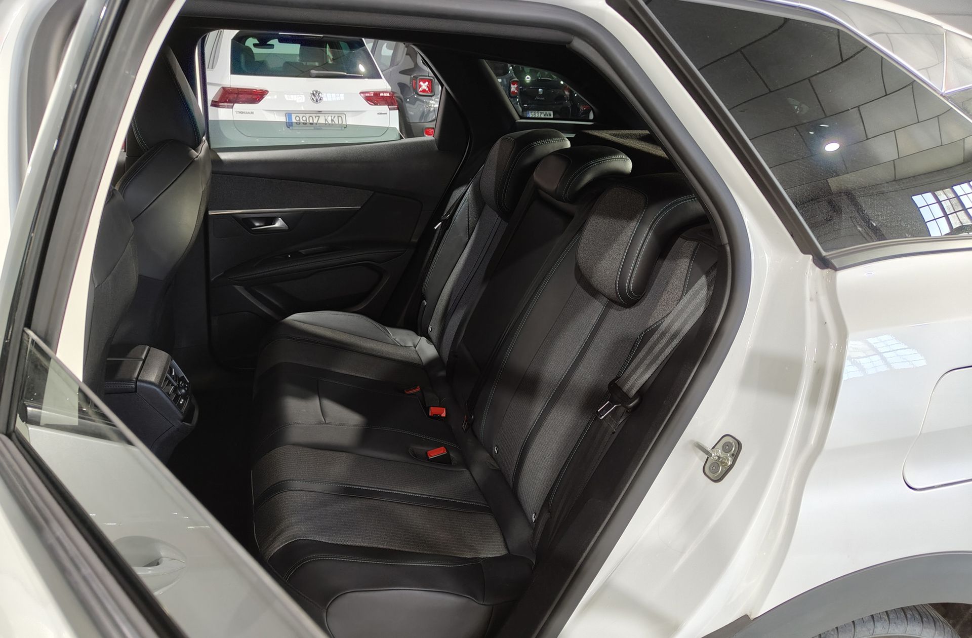 Peugeot 3008 300 Allure Pack e-EAT8 - foto 13