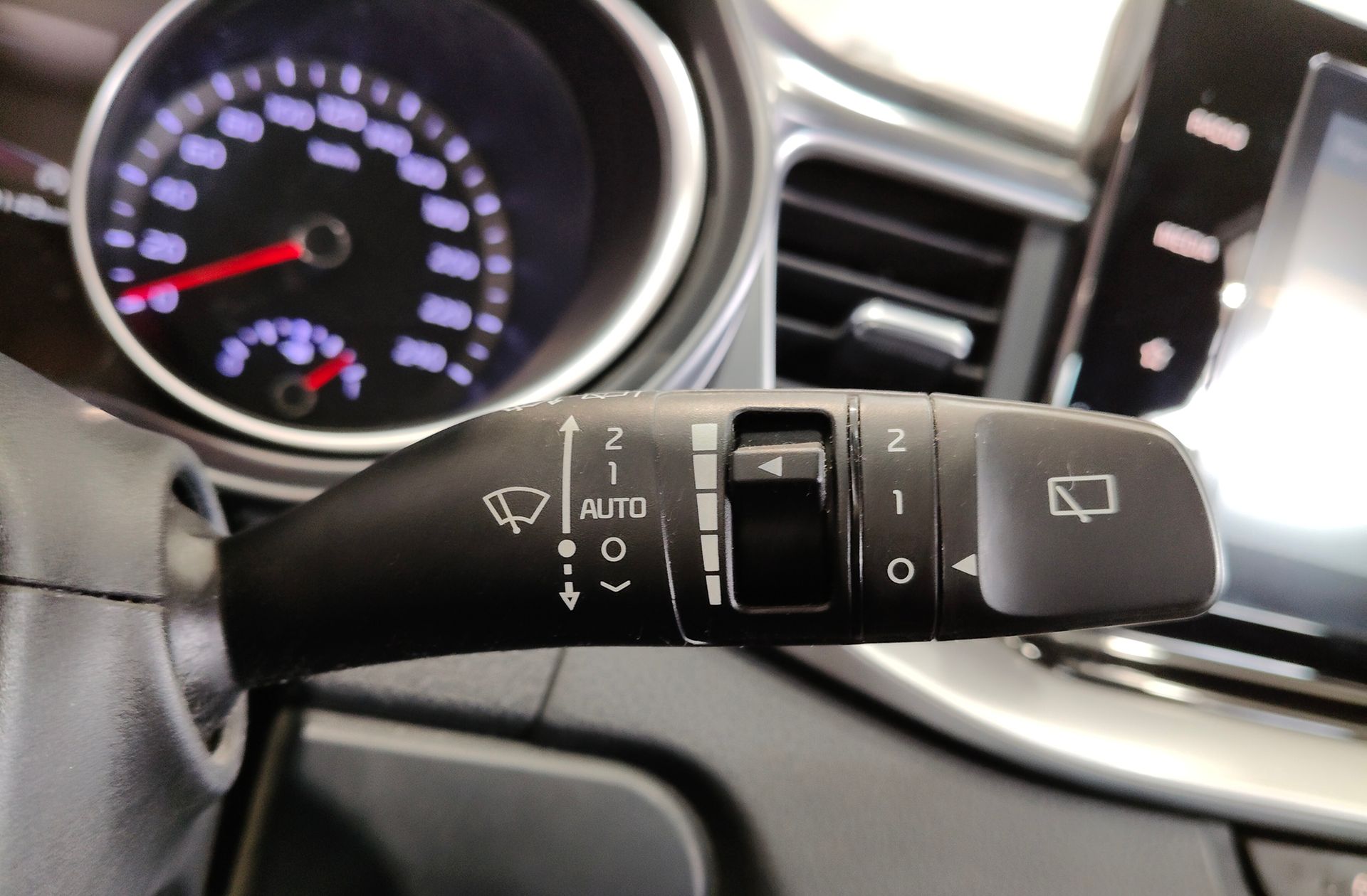 Kia Ceed 1.6 MHEV iMT Drive - foto 26