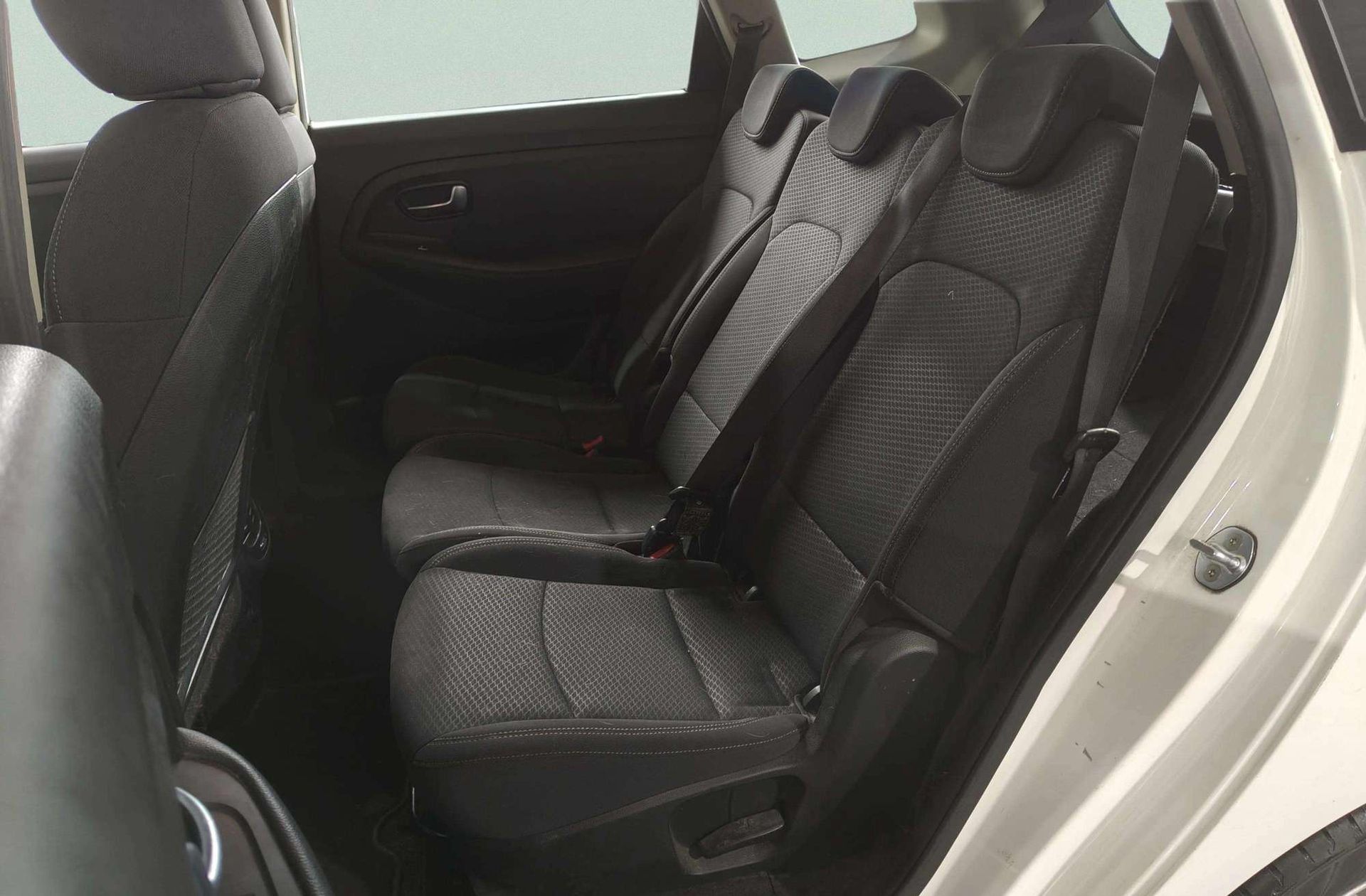 Kia Carens 1.7 CRDi VGT Concept Eco-Dynam - foto 11