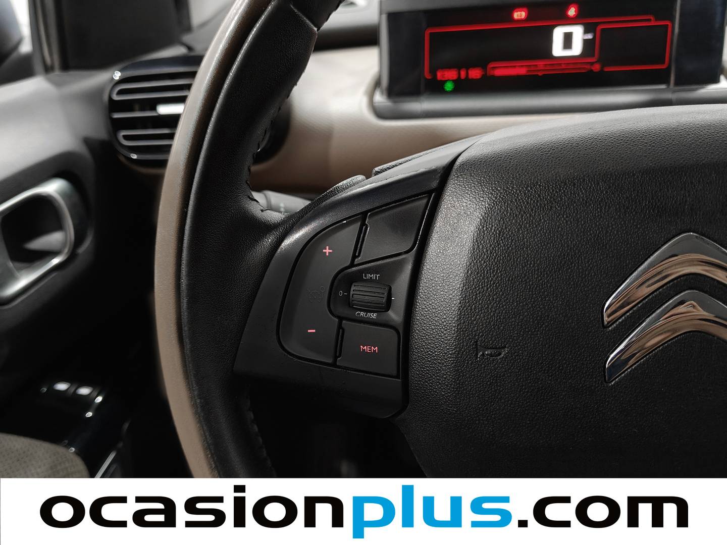 Equipamiento del Citroën C4 Cactus Citroen C4 Cactus PureTech 82 Feel (82 CV)