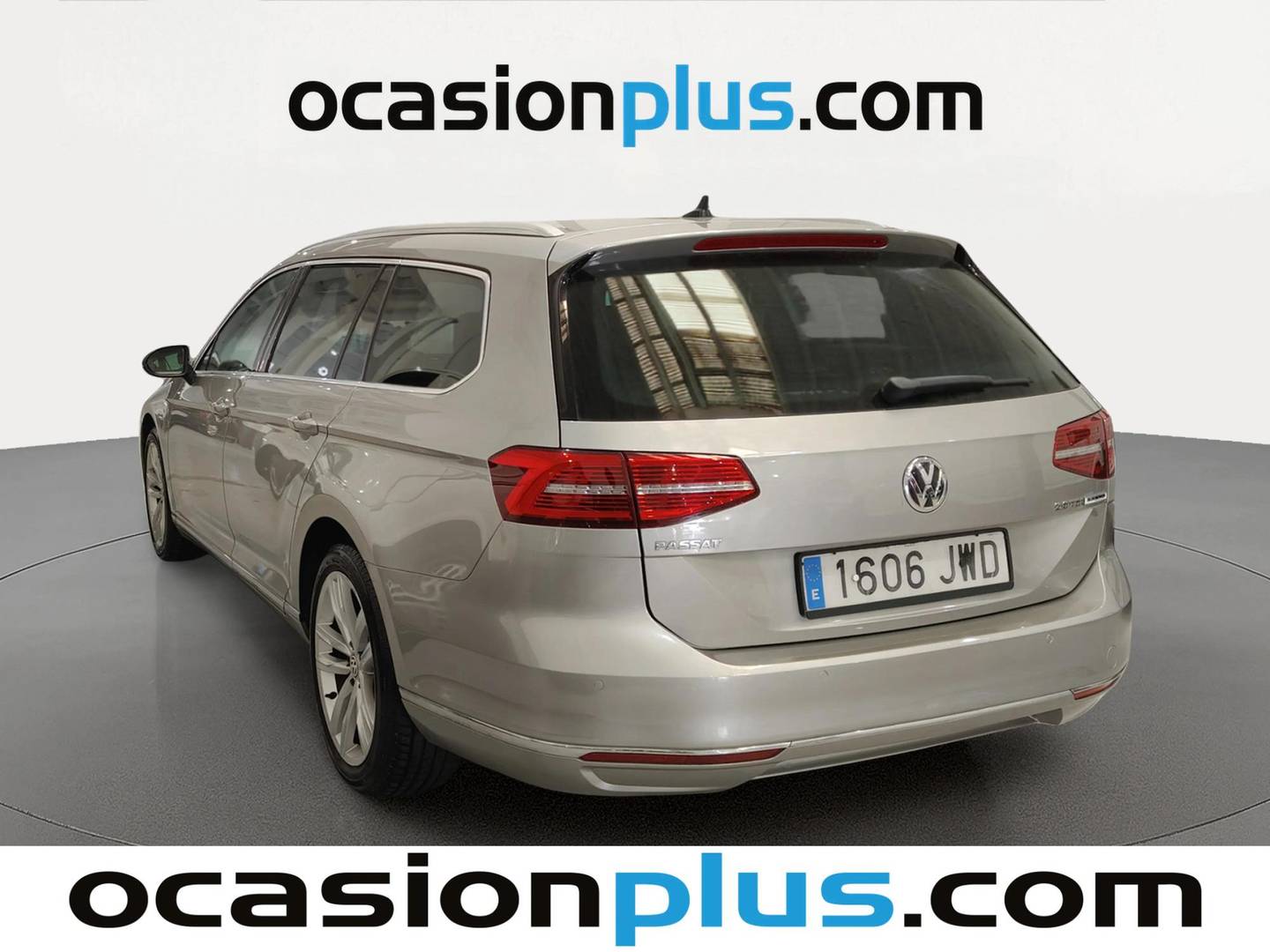 Foto trasera Volkswagen Passat Volkswagen Passat Variant V2.0 TDI BMT (150 CV) DSG izquierda