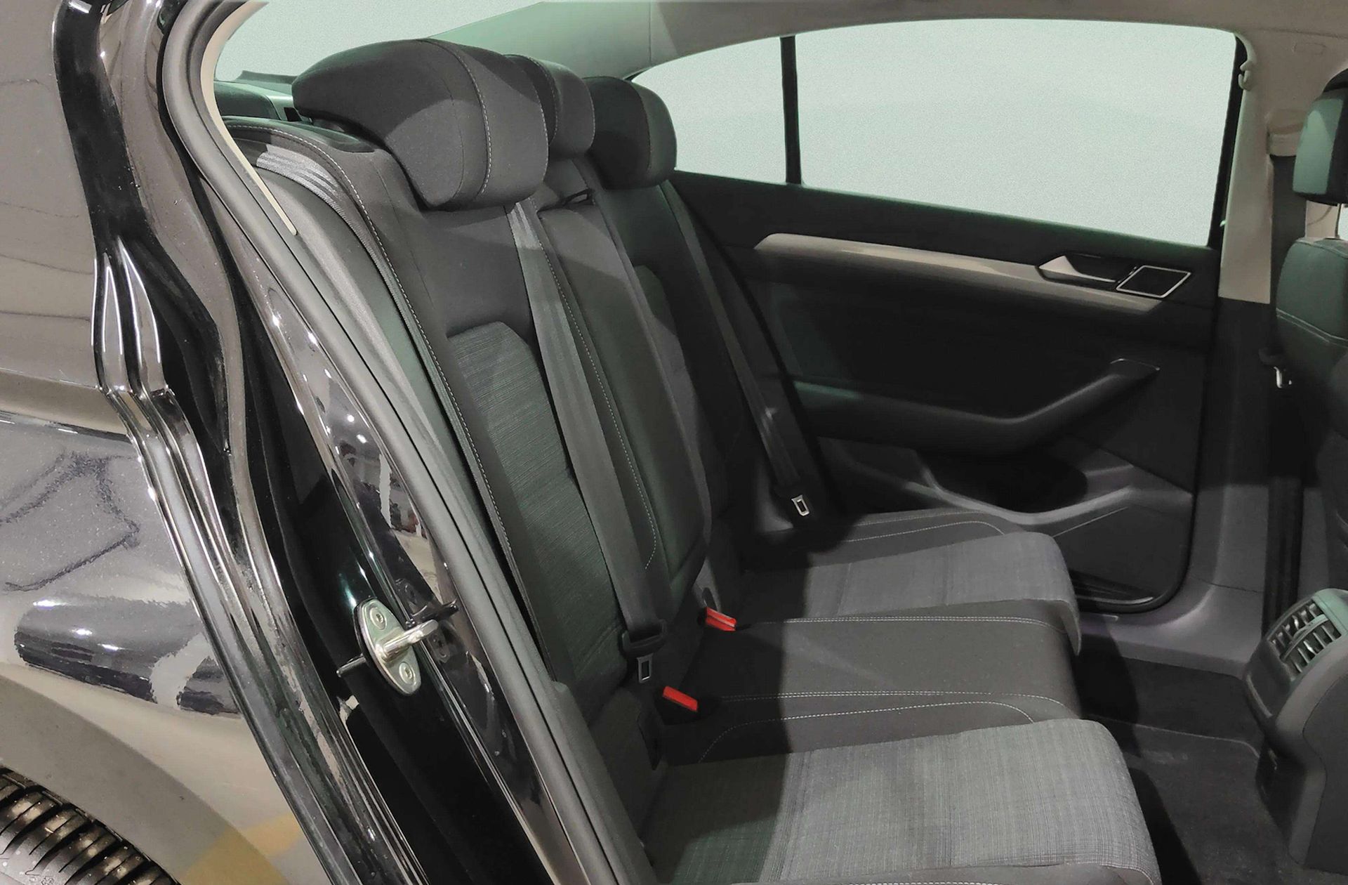 Volkswagen Passat 2.0 TDI DSG - foto 23