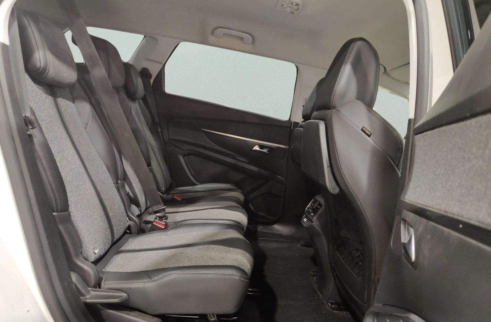 Peugeot 5008 PureTech 130 Allure - foto 18