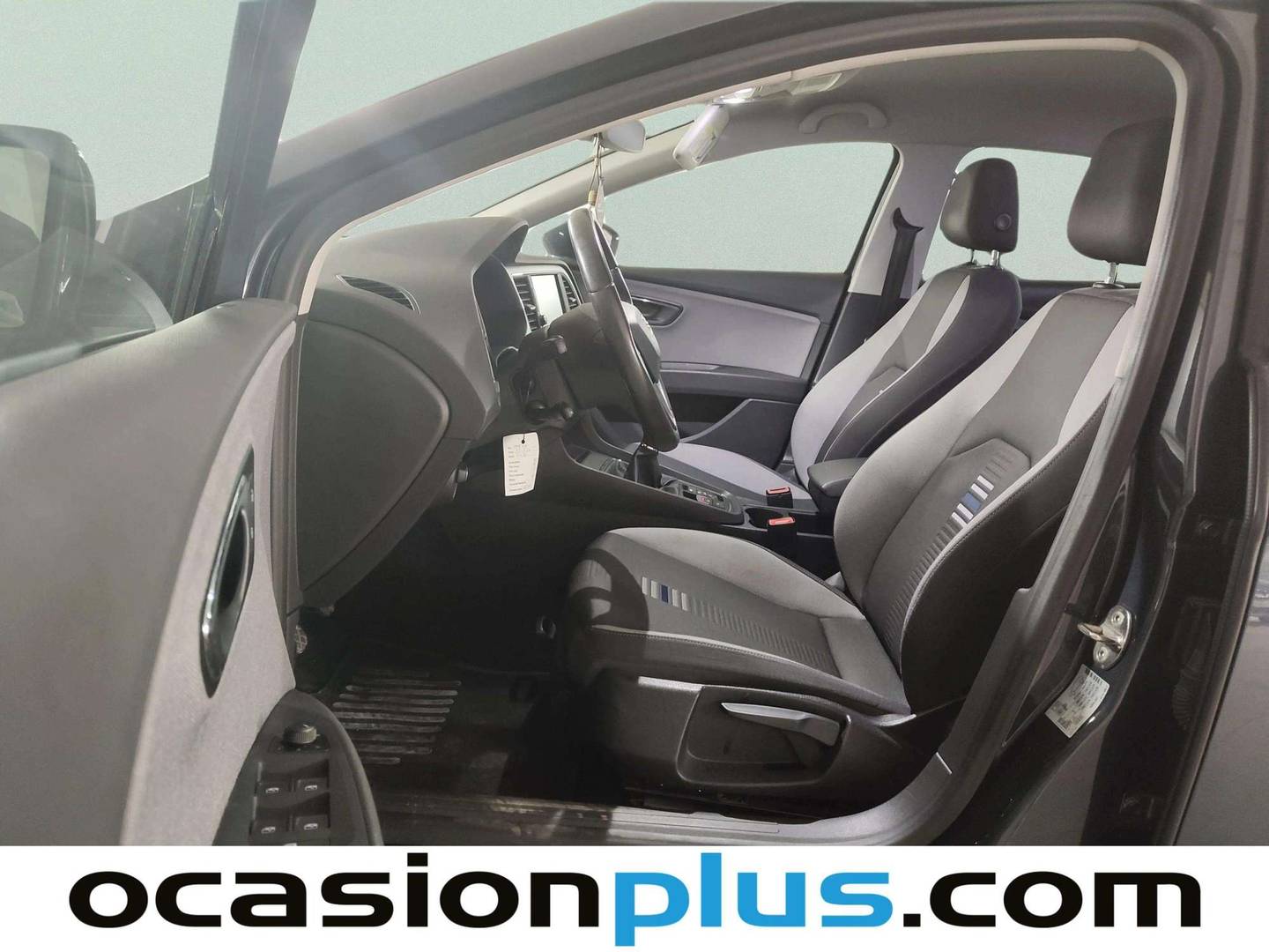 Foto asientos delanteros Seat León Seat León 1.6 TDI S&S Style Visio Edition Nav (115 CV)