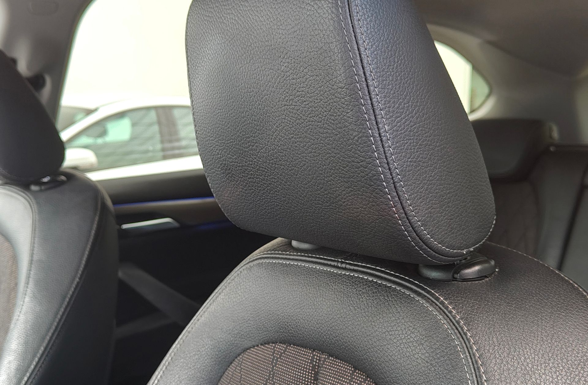 BMW X1 sDrive18d - foto 12