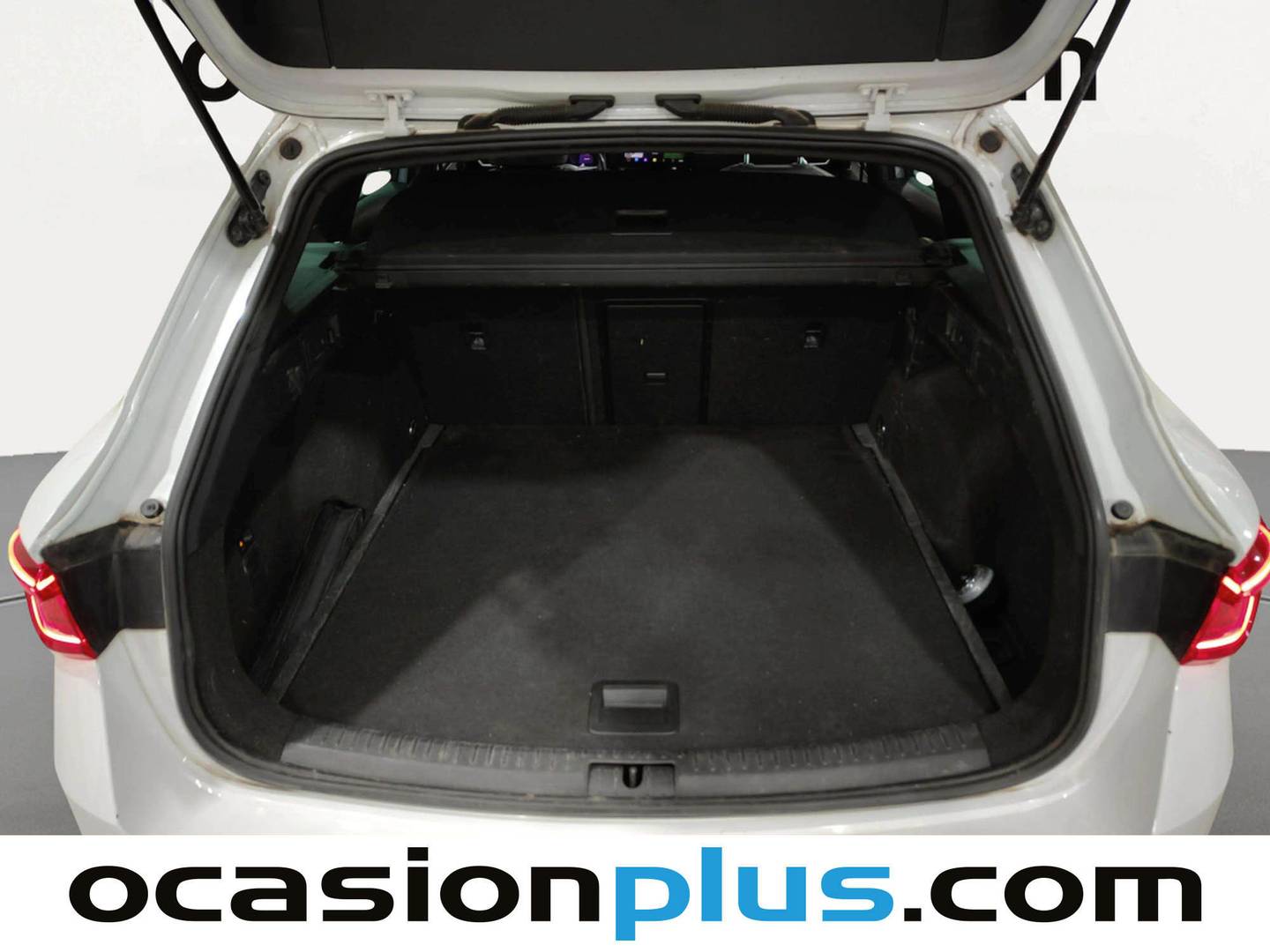 Fotos maletero Seat León Seat León ST 2.0 TDI S&S FR XXL DSG (150 CV)