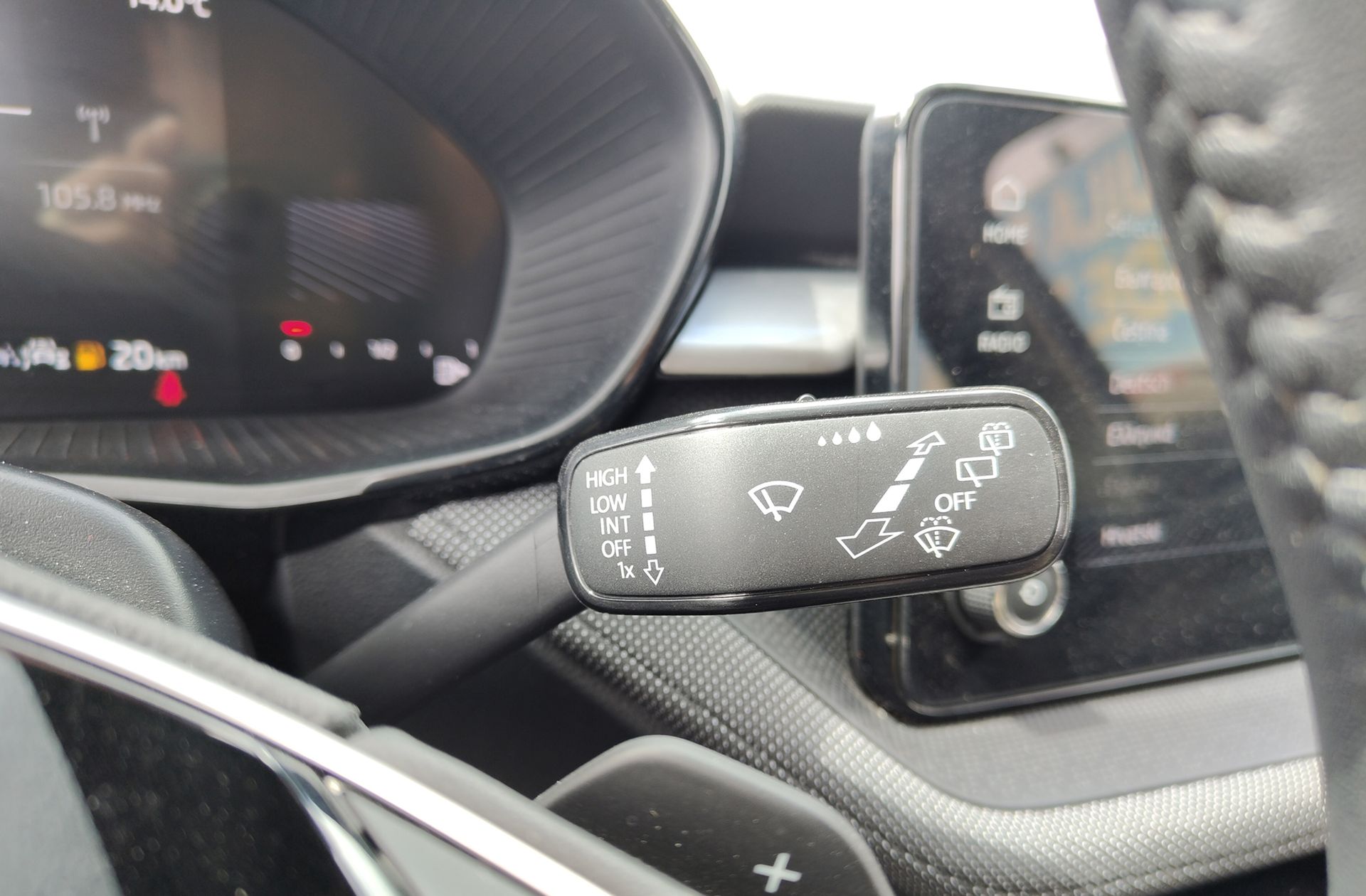 Škoda Fabia 1.0 TSI Selection DSG - foto 26