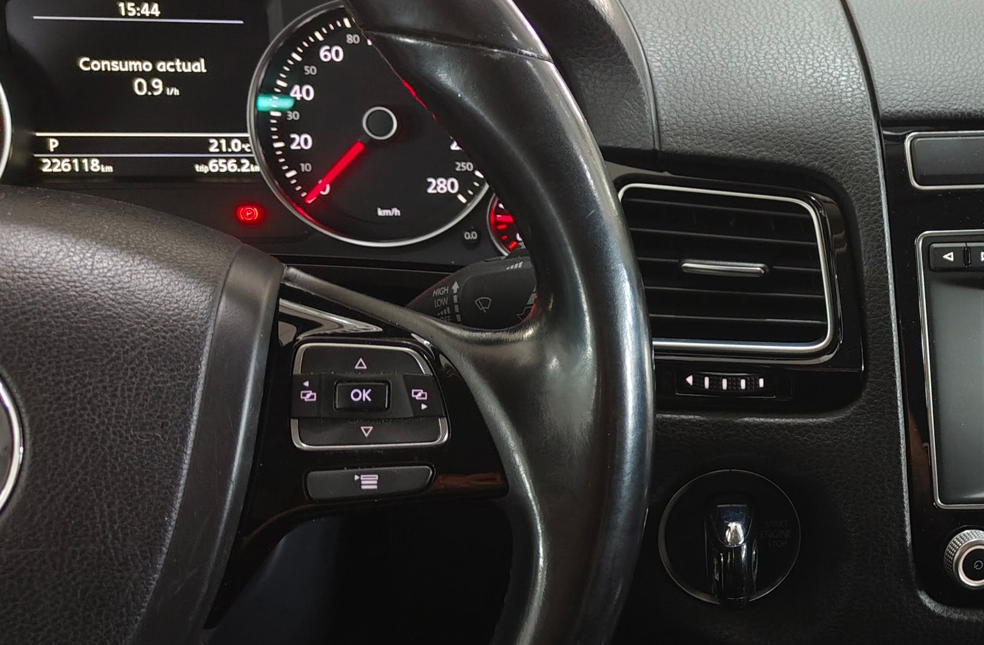 Volkswagen Touareg 3.0 TDI BMT tiptronic - foto 29