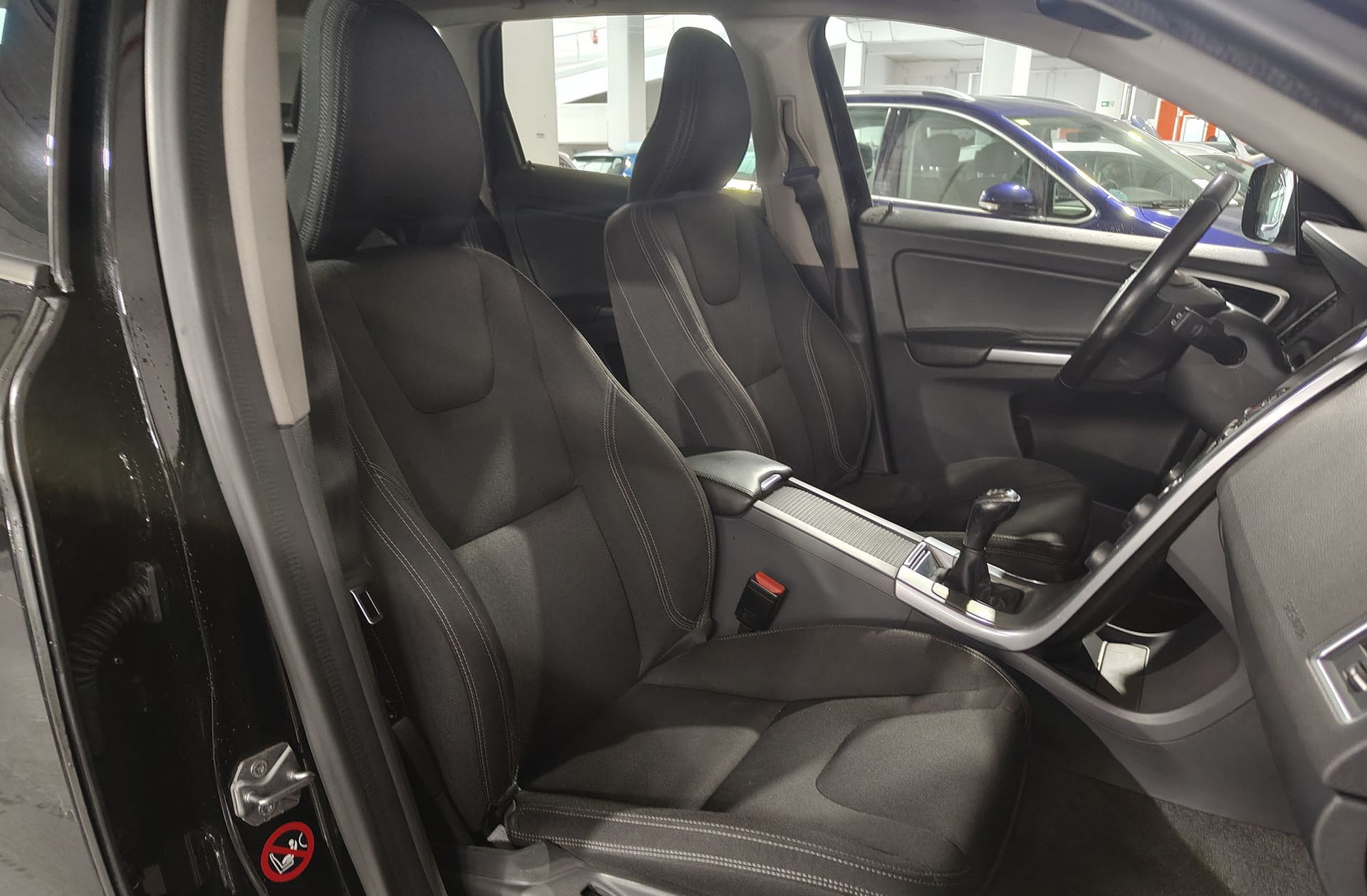 Volvo XC60 D3 Kinetic - foto 17
