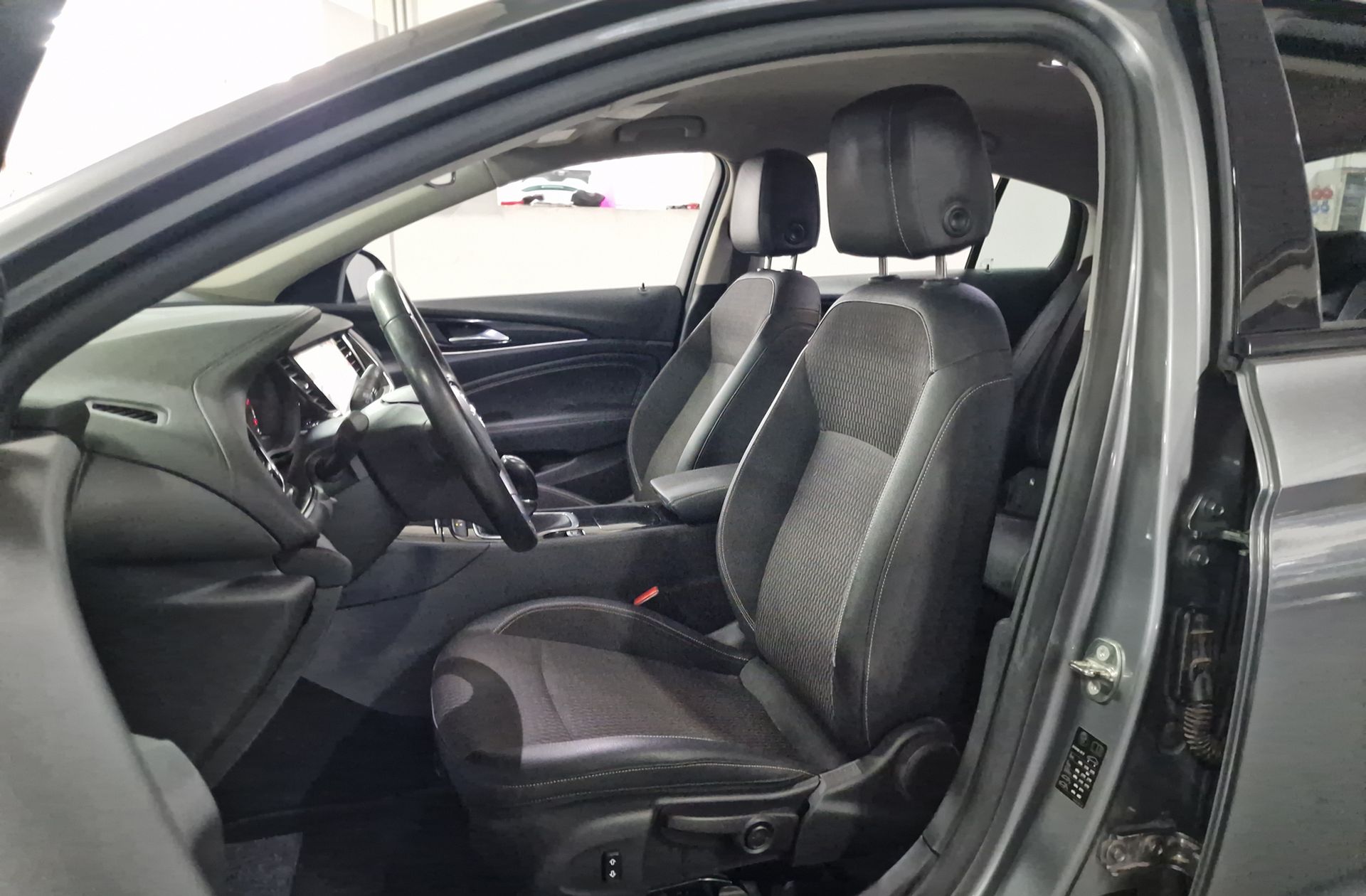 Opel Insignia GS 1.6 CDTi Turbo D Excellence - foto 11