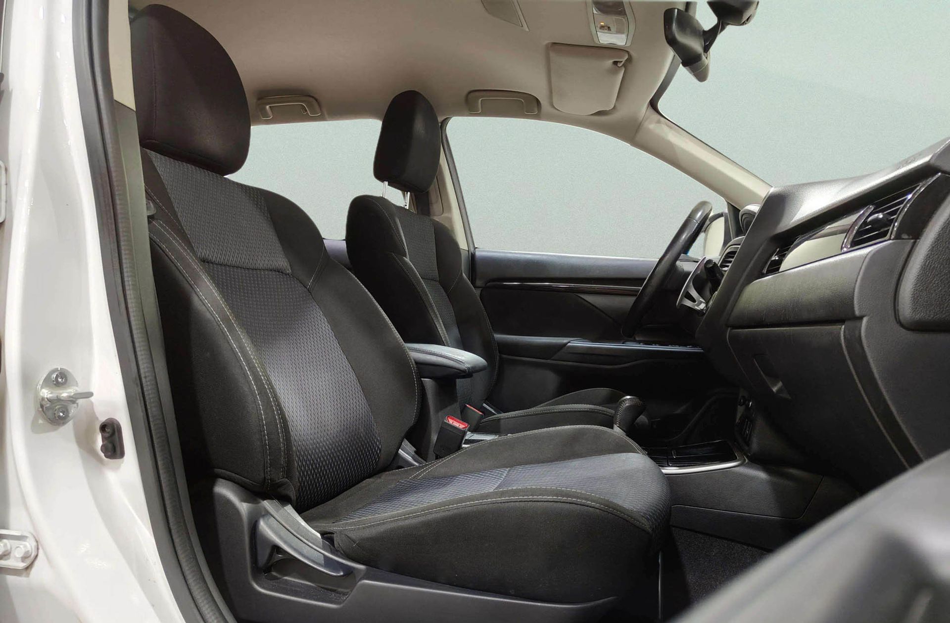Mitsubishi Outlander 200 MPI Motion 2WD CVT 7 plazas - foto 19