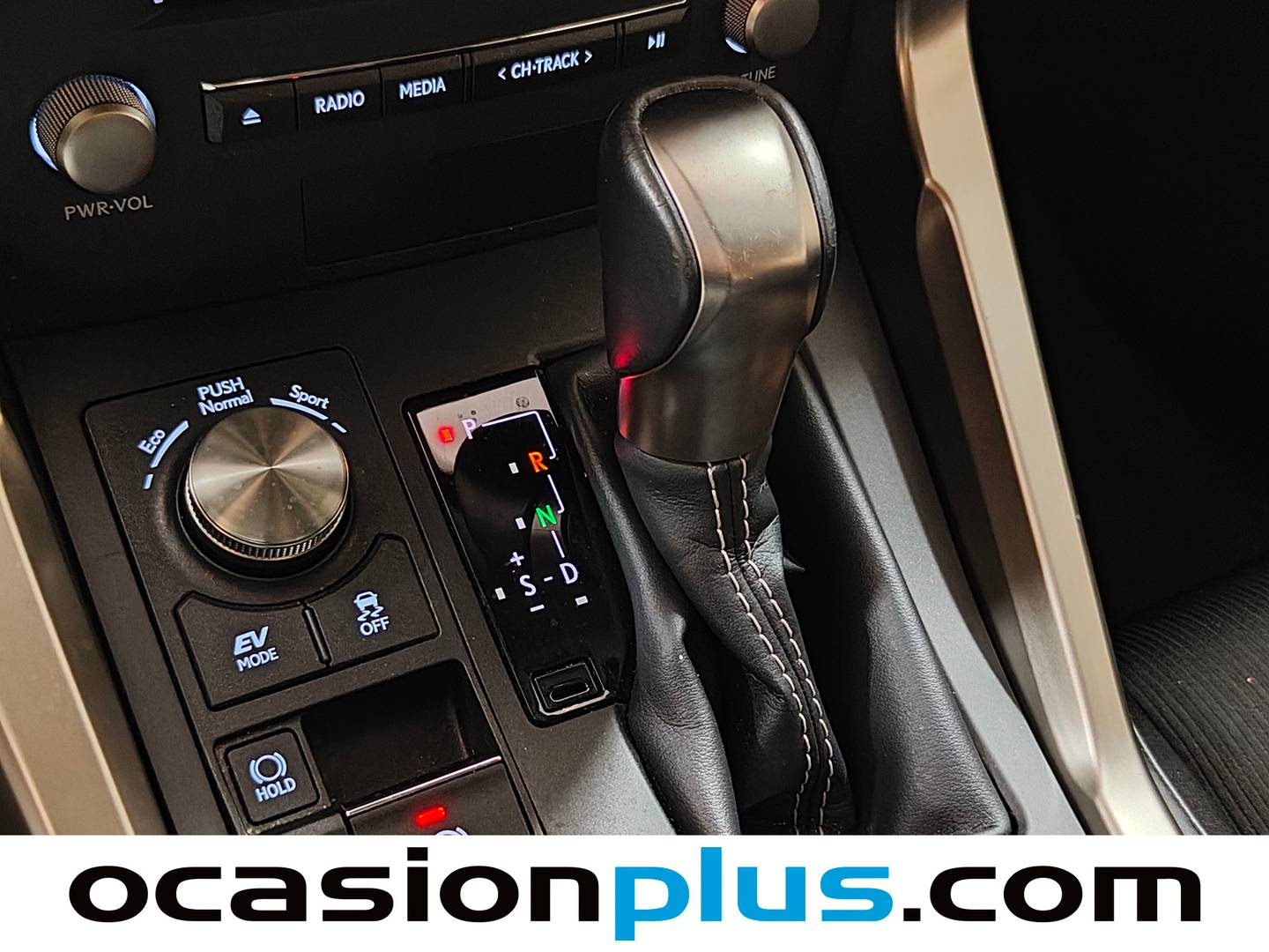 Lexus NX Lexus NX 300h Business Navigation 2WD (197 CV) de segunda mano