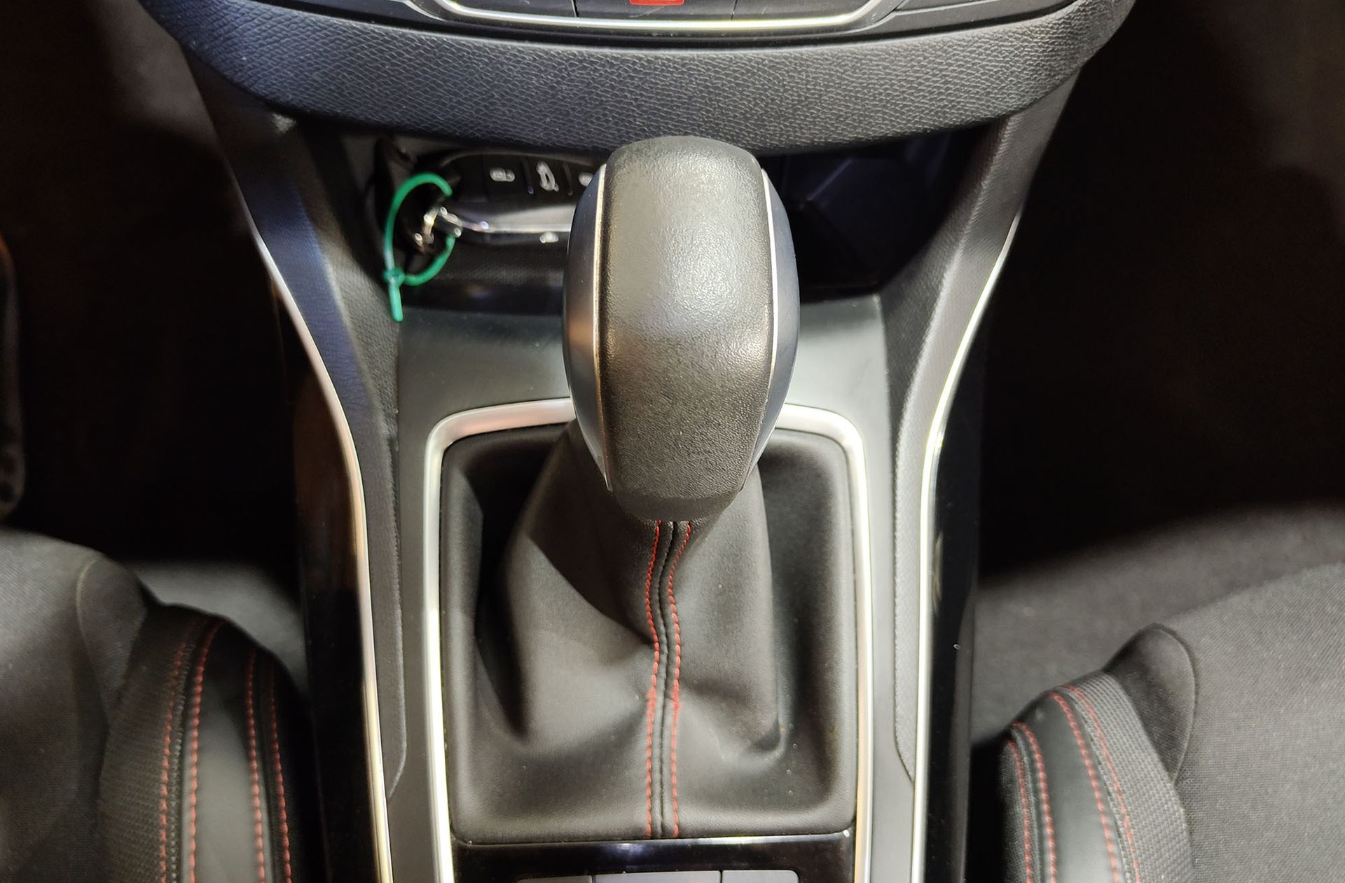 Peugeot 308 PureTech 130 GT Line EAT6 - foto 5