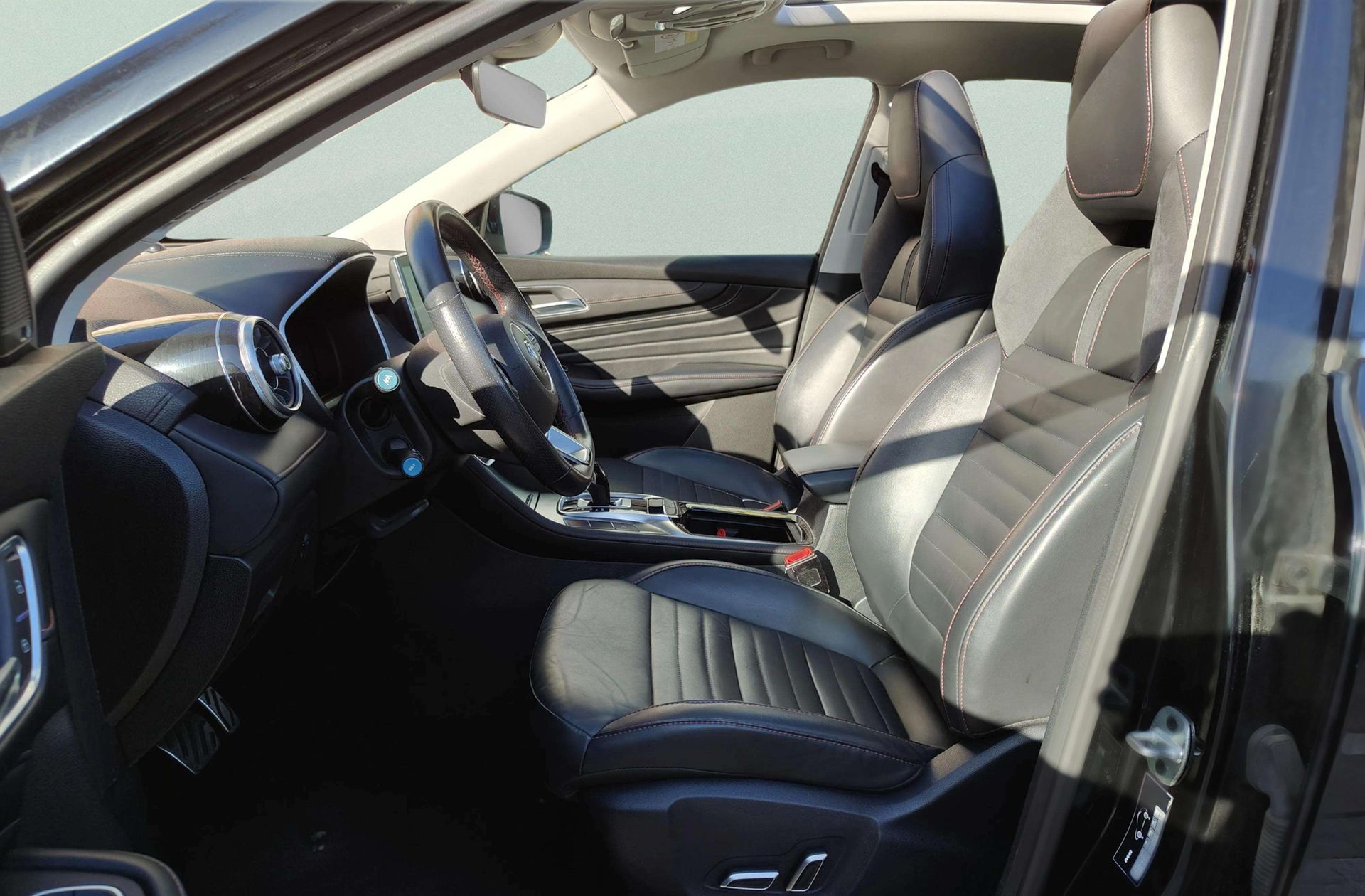 MG HS 1.5 Turbo GDI Luxury DCT - foto 12