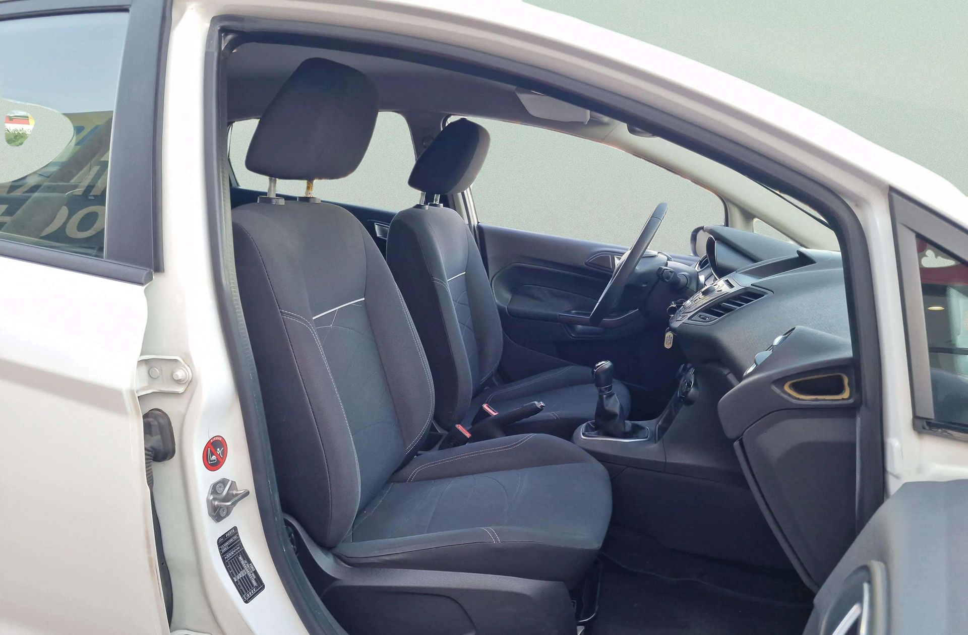Ford Fiesta 1.6 TDCi Trend - foto 14
