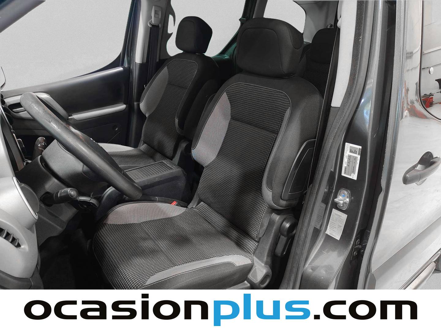Foto asientos delanteros Peugeot Partner Peugeot Partner Tepee BlueHDi 100 Outdoor (100 CV)