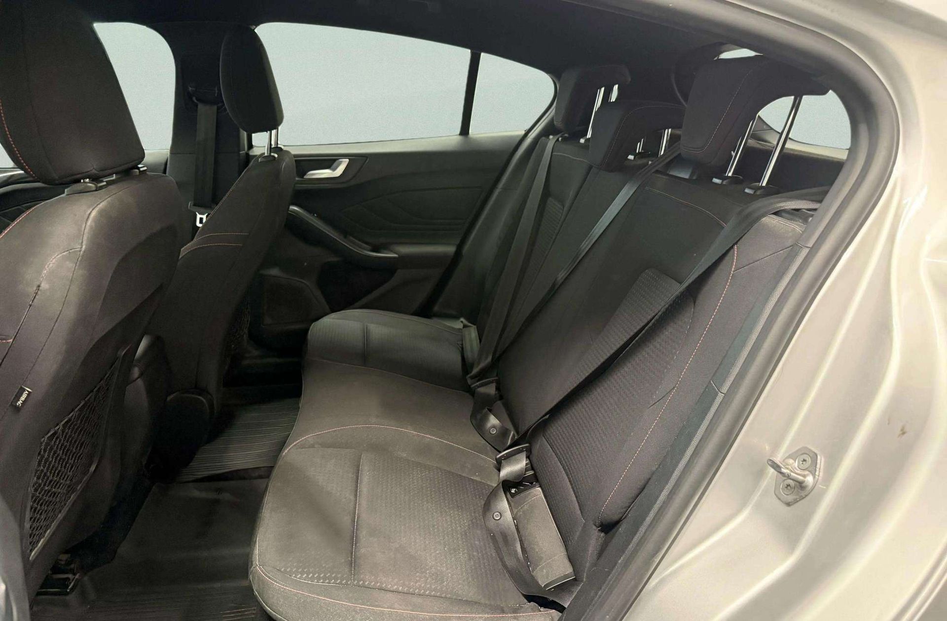 Ford Focus 1.0 EcoBoost ST-Line - foto 12