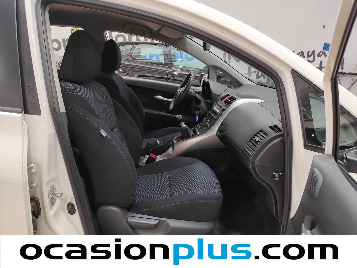 Toyota Auris Toyota Auris 1.6 VVT-I Active (132 CV) km 0