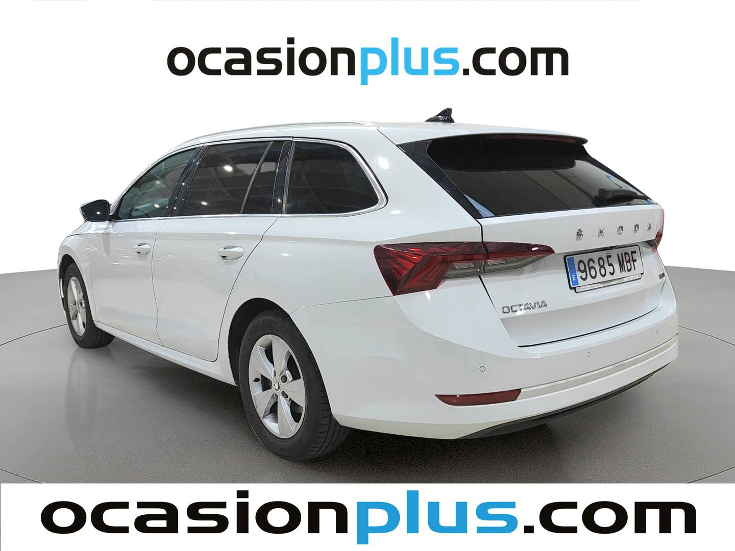 Foto trasera Skoda Octavia Skoda Octavia Combi 1.0 TSI mHEV Ambition DSG (110 CV) izquierda