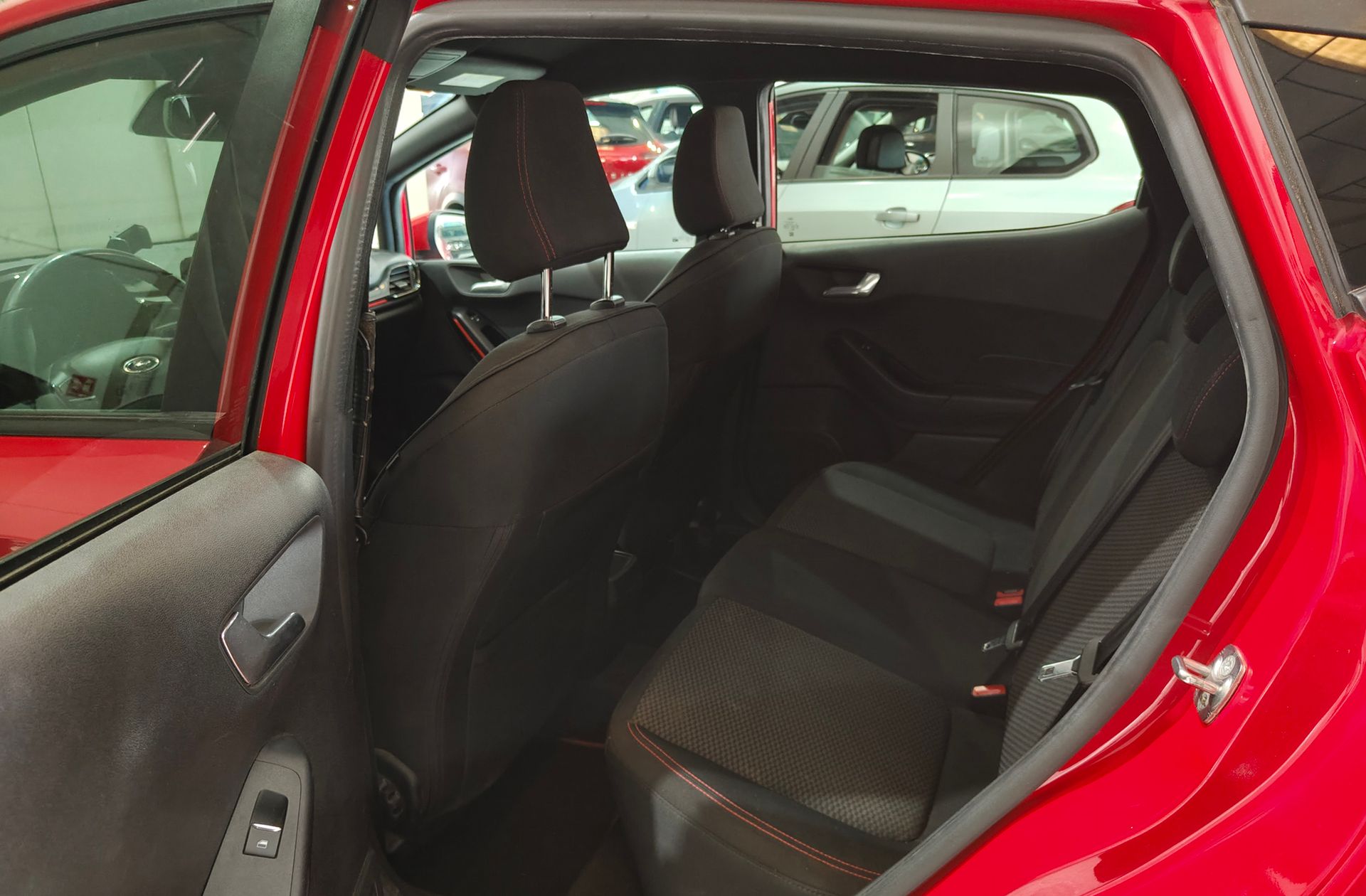 Ford Fiesta 1.0 EcoBoost ST-Line - foto 12
