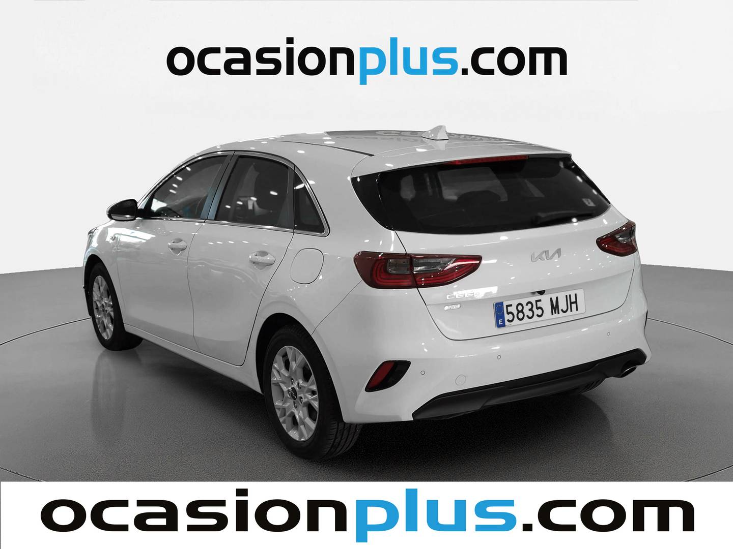 Foto trasera KIA Ceed KIA Ceed 1.6 MHEV iMT Drive (136 CV) izquierda