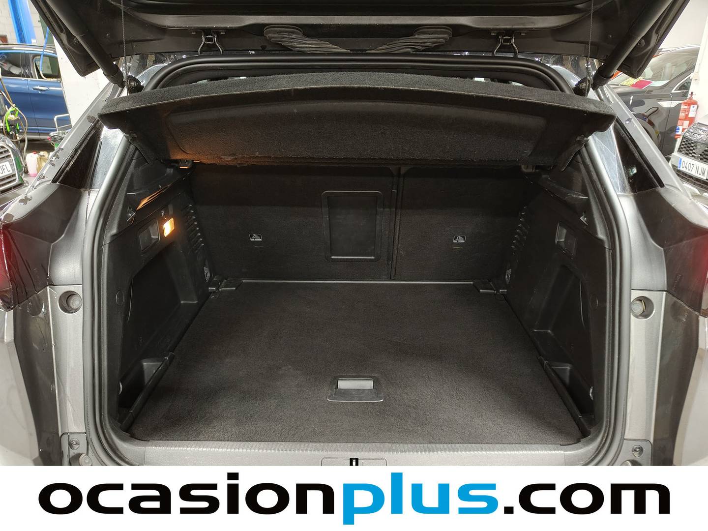 Foto Peugeot 3008 Peugeot 3008 PureTech 130 S&S GT EAT8 (130 CV)