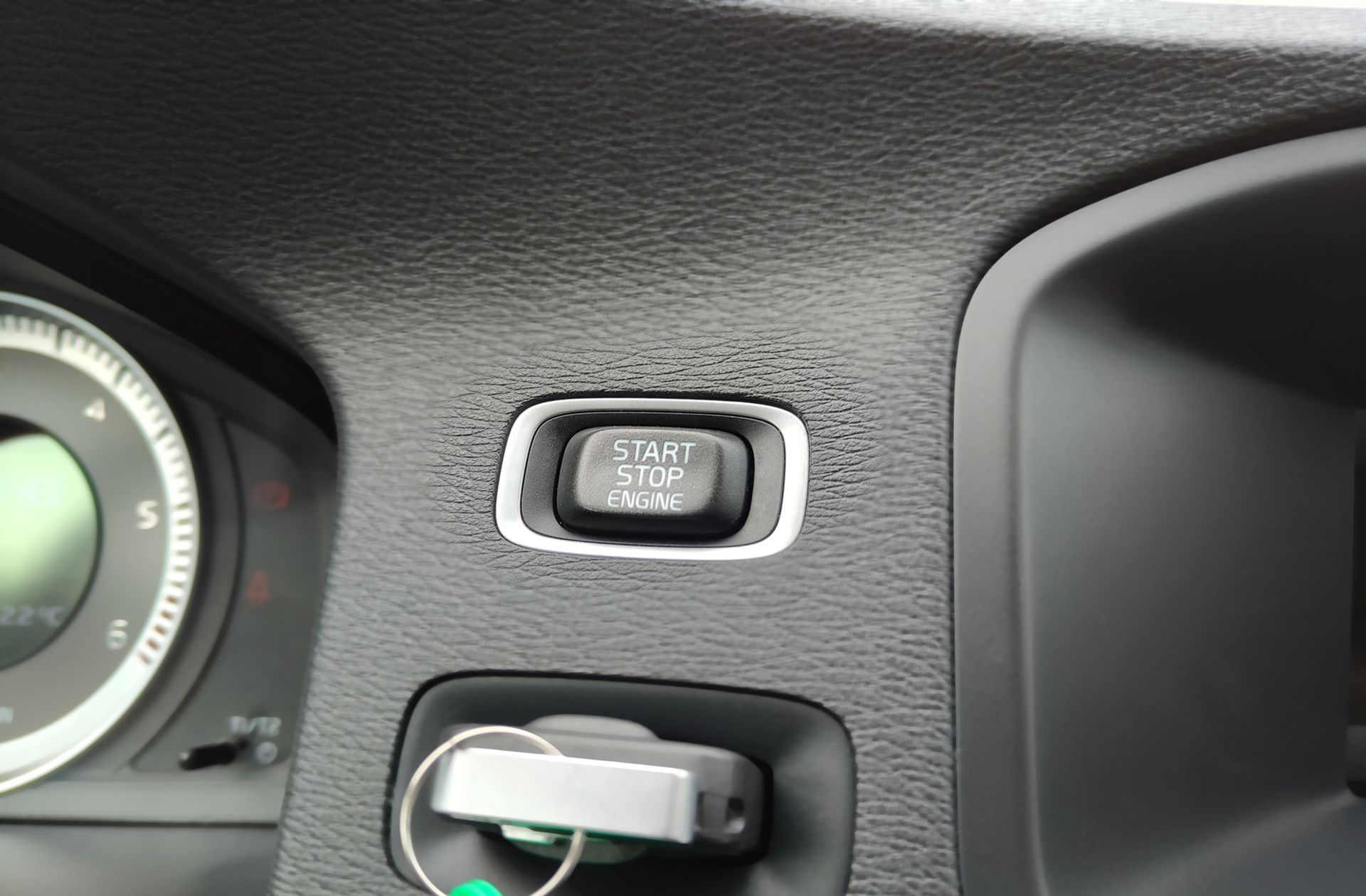 Volvo V60 1.6 DRIVe Momentum - foto 30