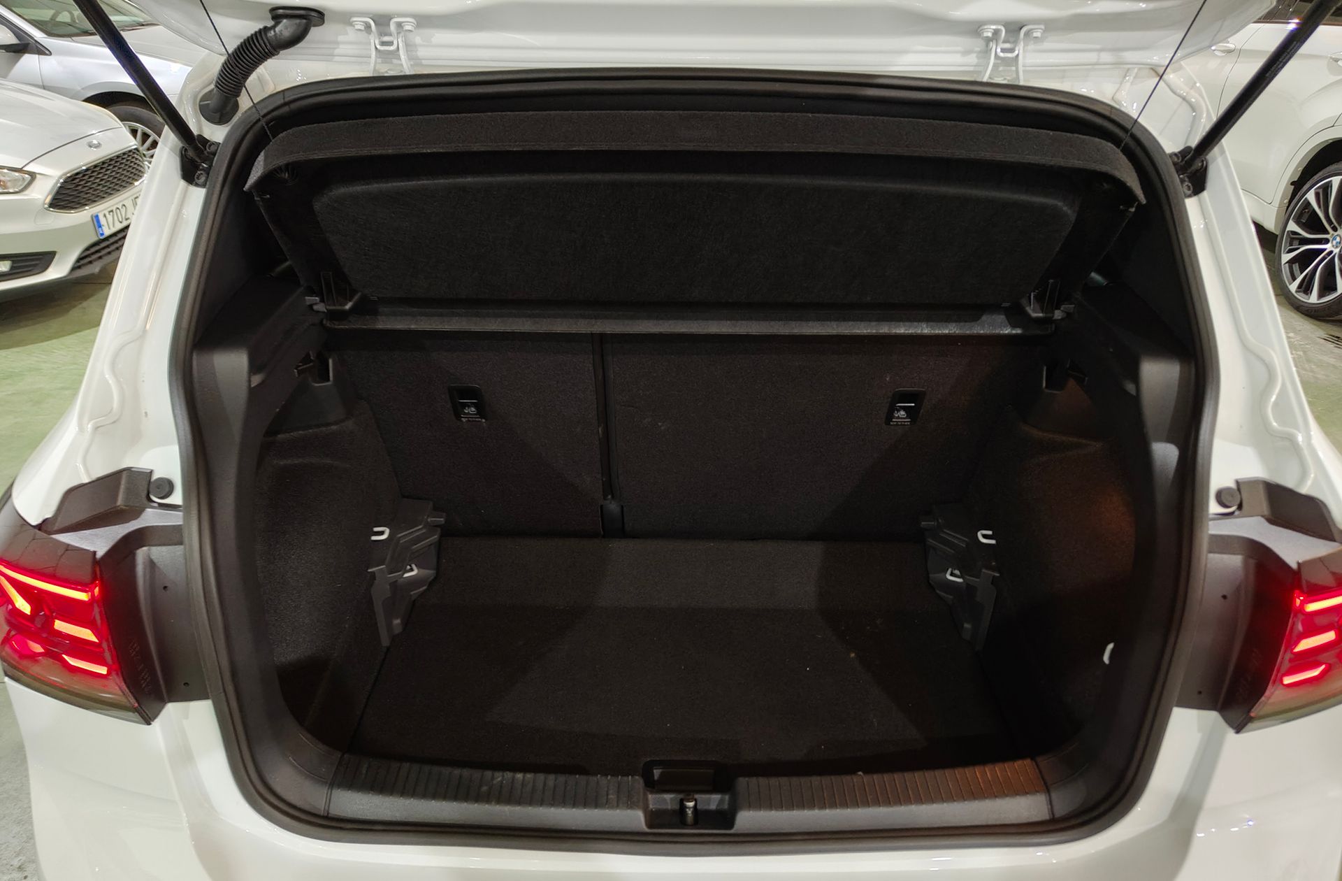 Volkswagen T-Cross R-Line 1.0 TSI - foto 17