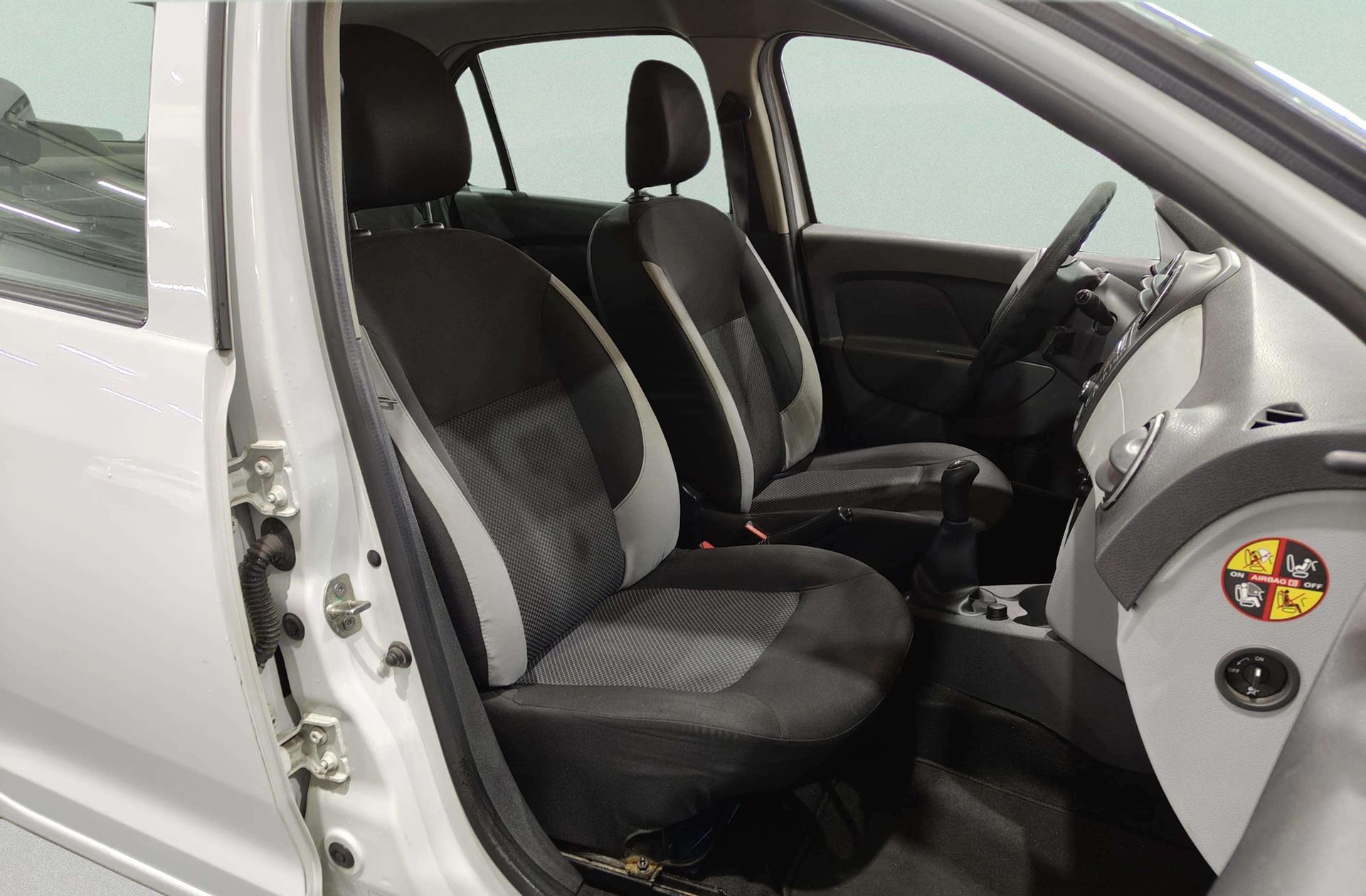 Dacia Logan 1.2 Ambiance - foto 14