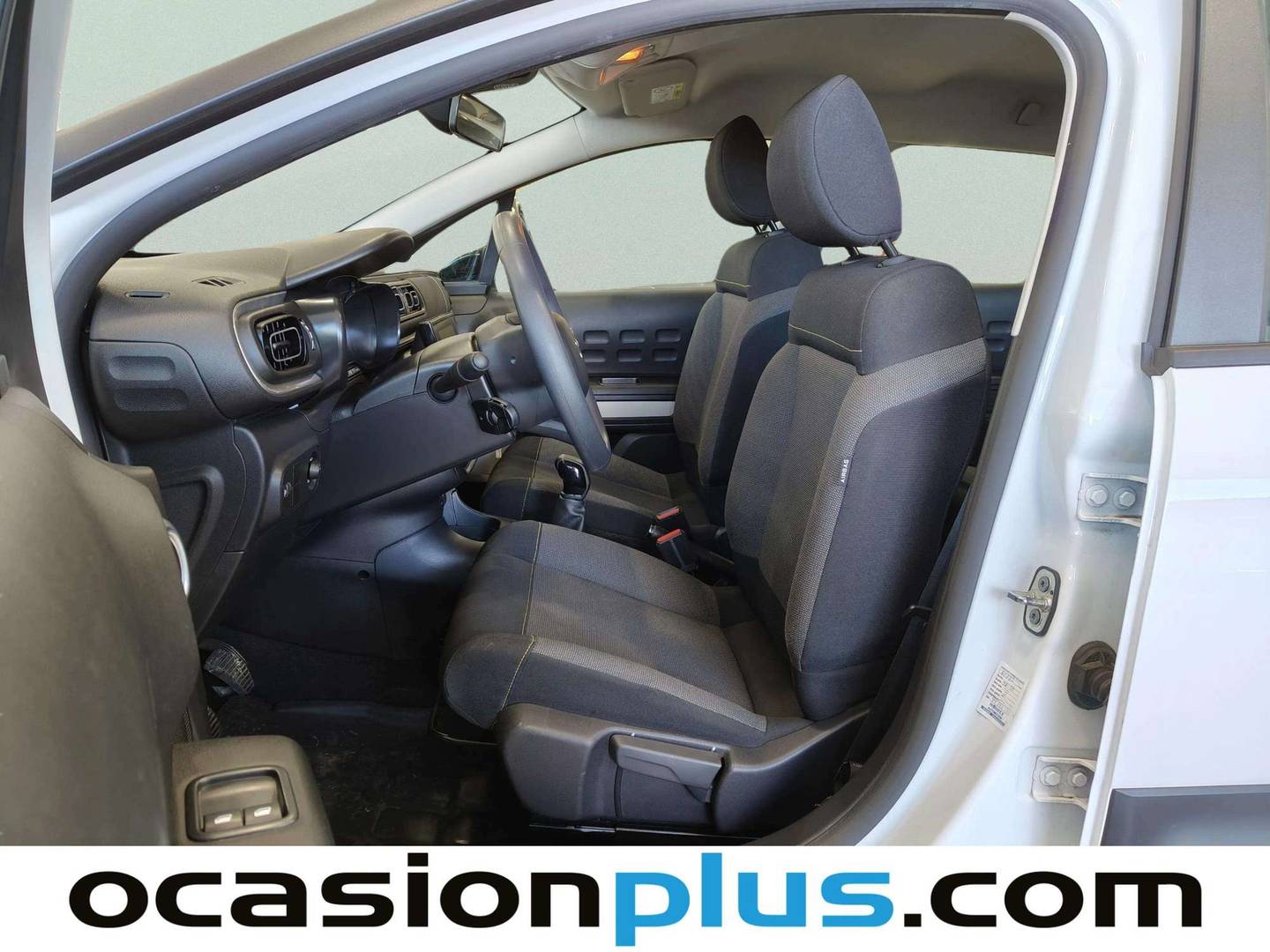 Foto asientos delanteros Citroën C3 Citroën C3 PureTech 82 C-Series (83 CV)