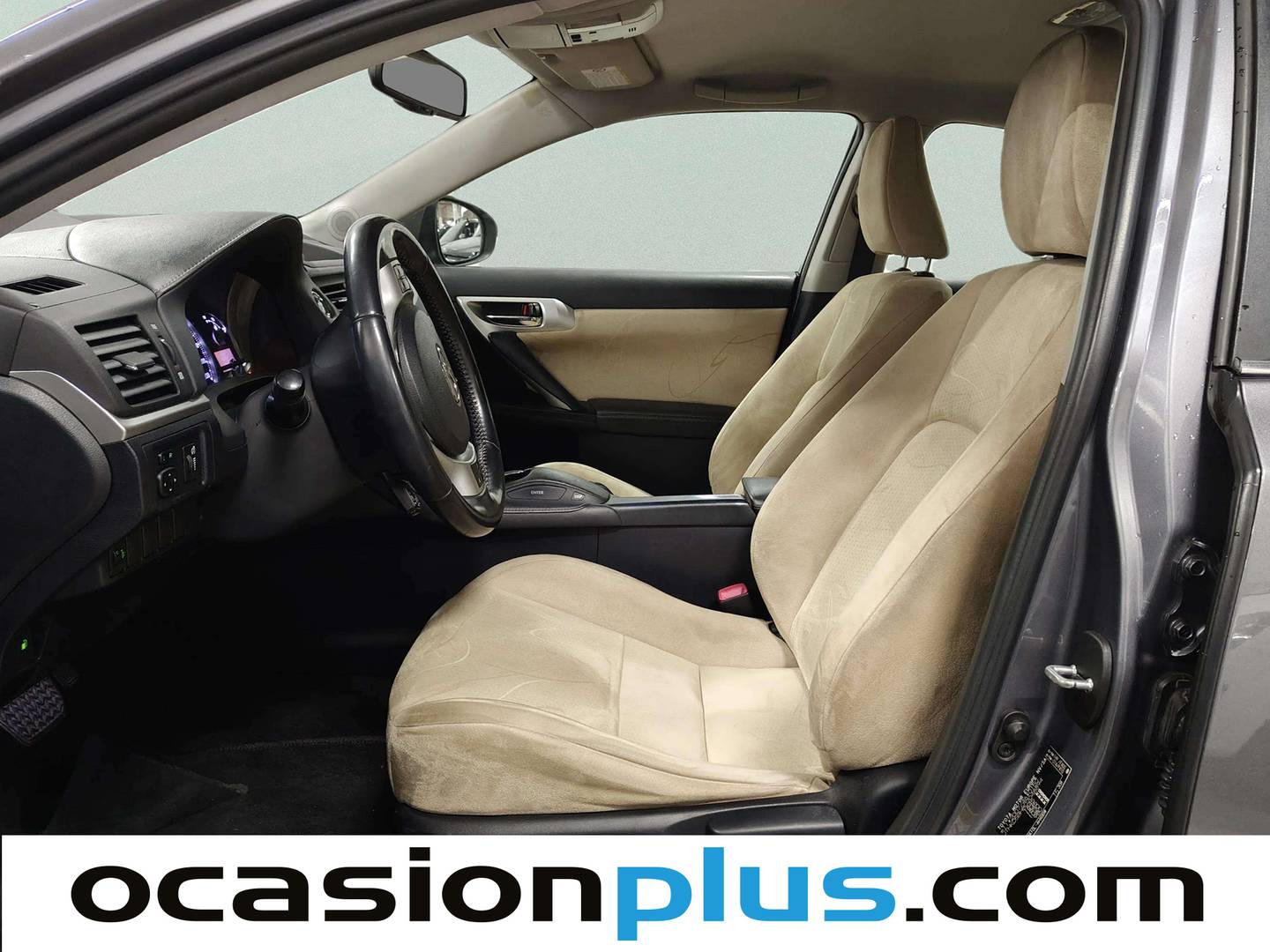 Foto asientos delanteros Lexus CT Lexus CT 200h Pack Hybrid Plus (136 CV)