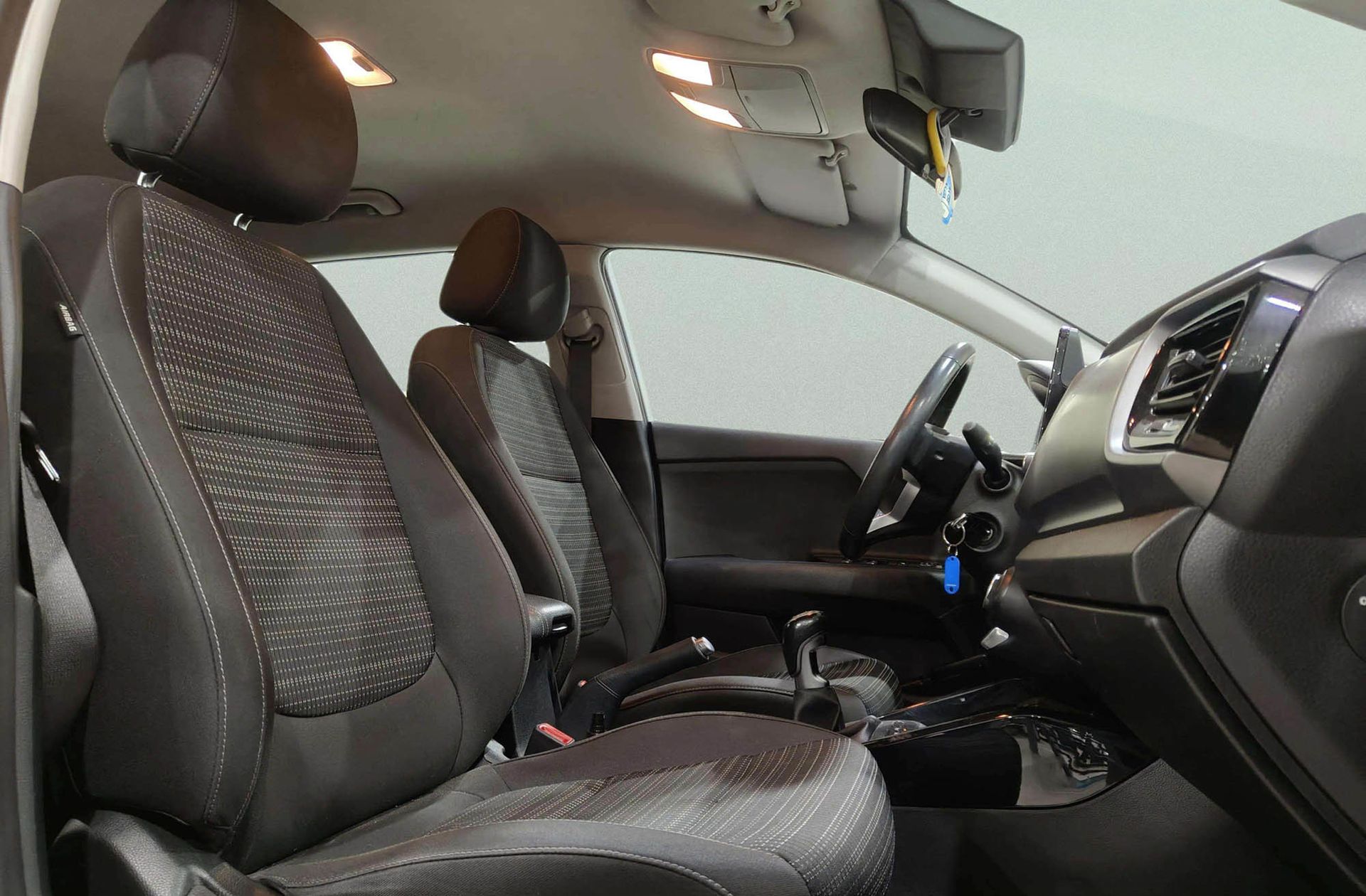 Kia Stonic 1.0 T-GDi MHEV Drive iMT - foto 17