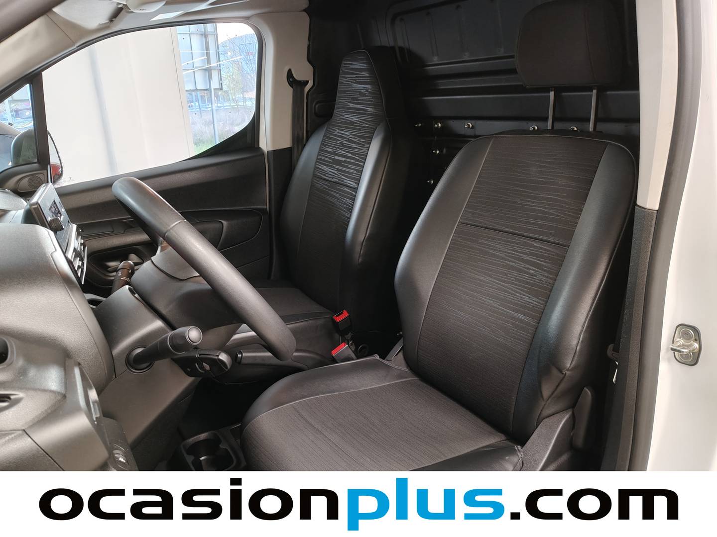 Foto asientos delanteros Citroën Berlingo Citroen Berlingo Furgon BlueHDi 100 Talla M Control (102 CV)