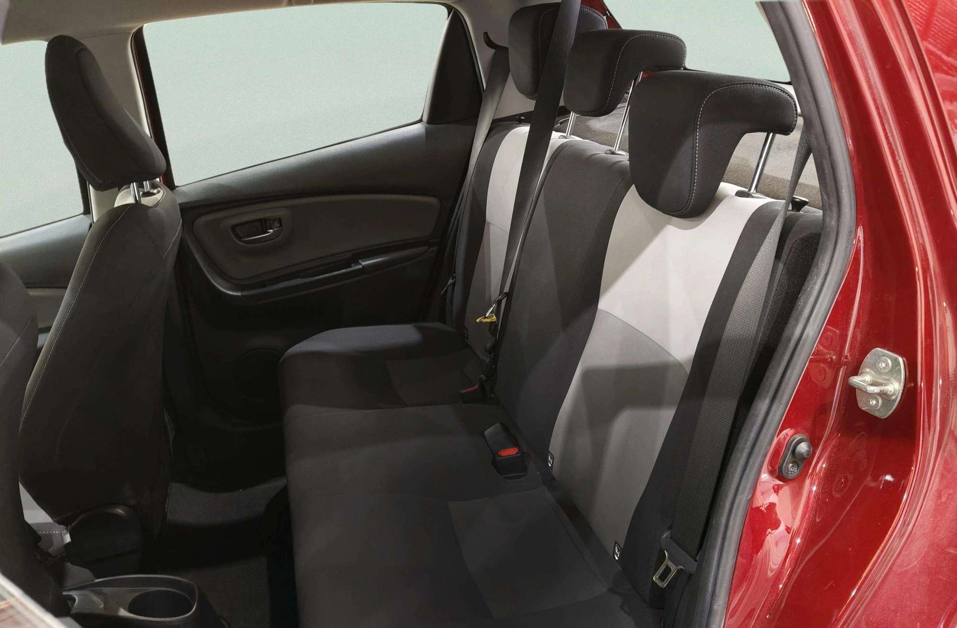 Toyota Yaris 1.5 Active Tech - foto 12