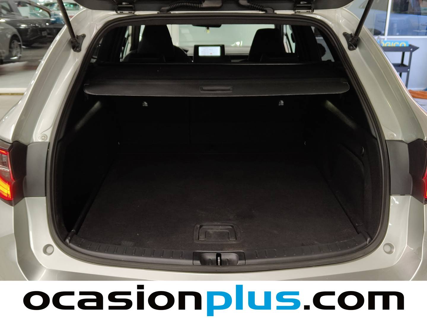 Foto Toyota Corolla Toyota Corolla Touring Sports 180H Style E-CVT (180 CV)