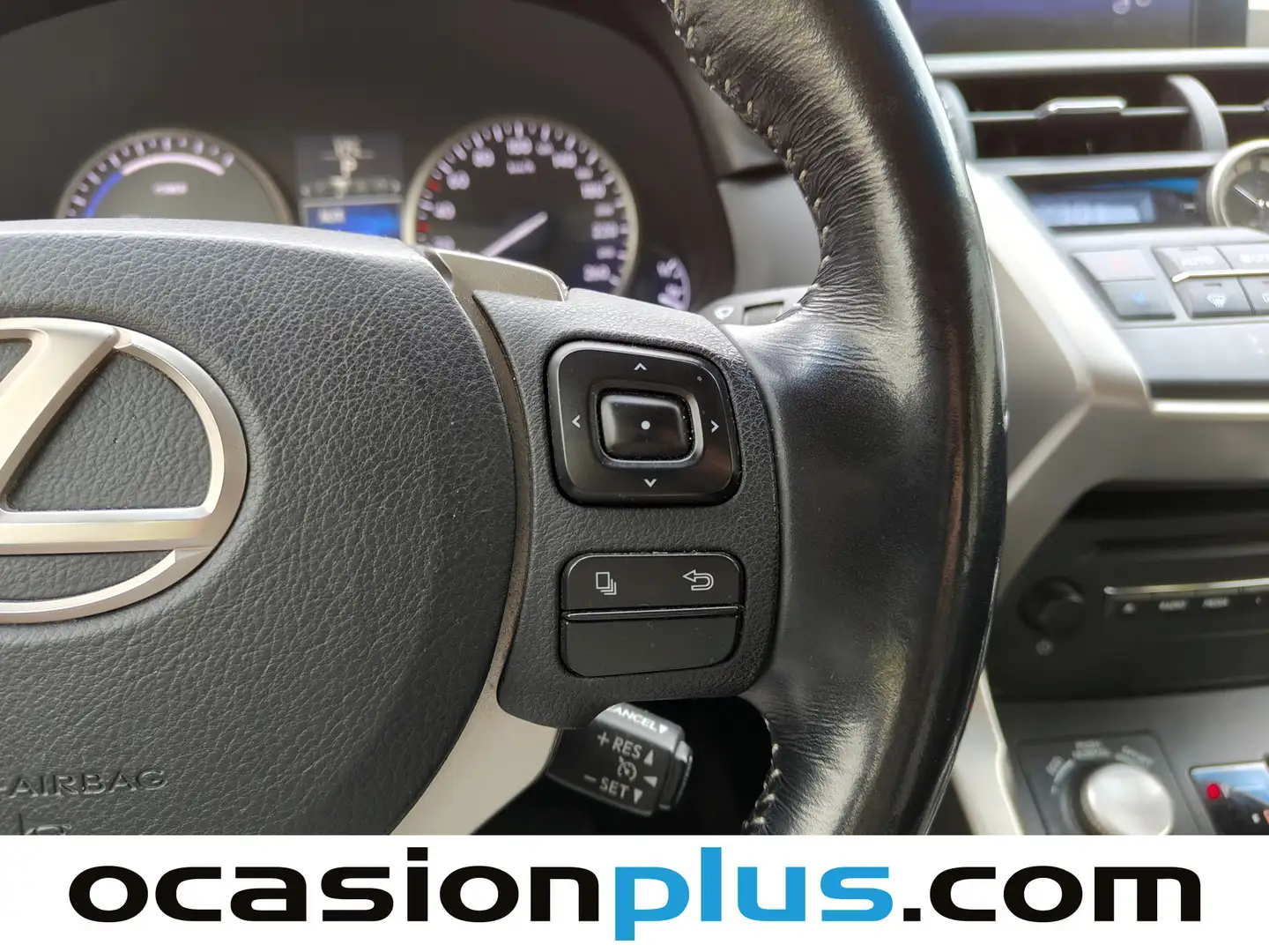 Foto Lexus NX Lexus NX 300h Corporate 2WD + Navibox (197 CV)