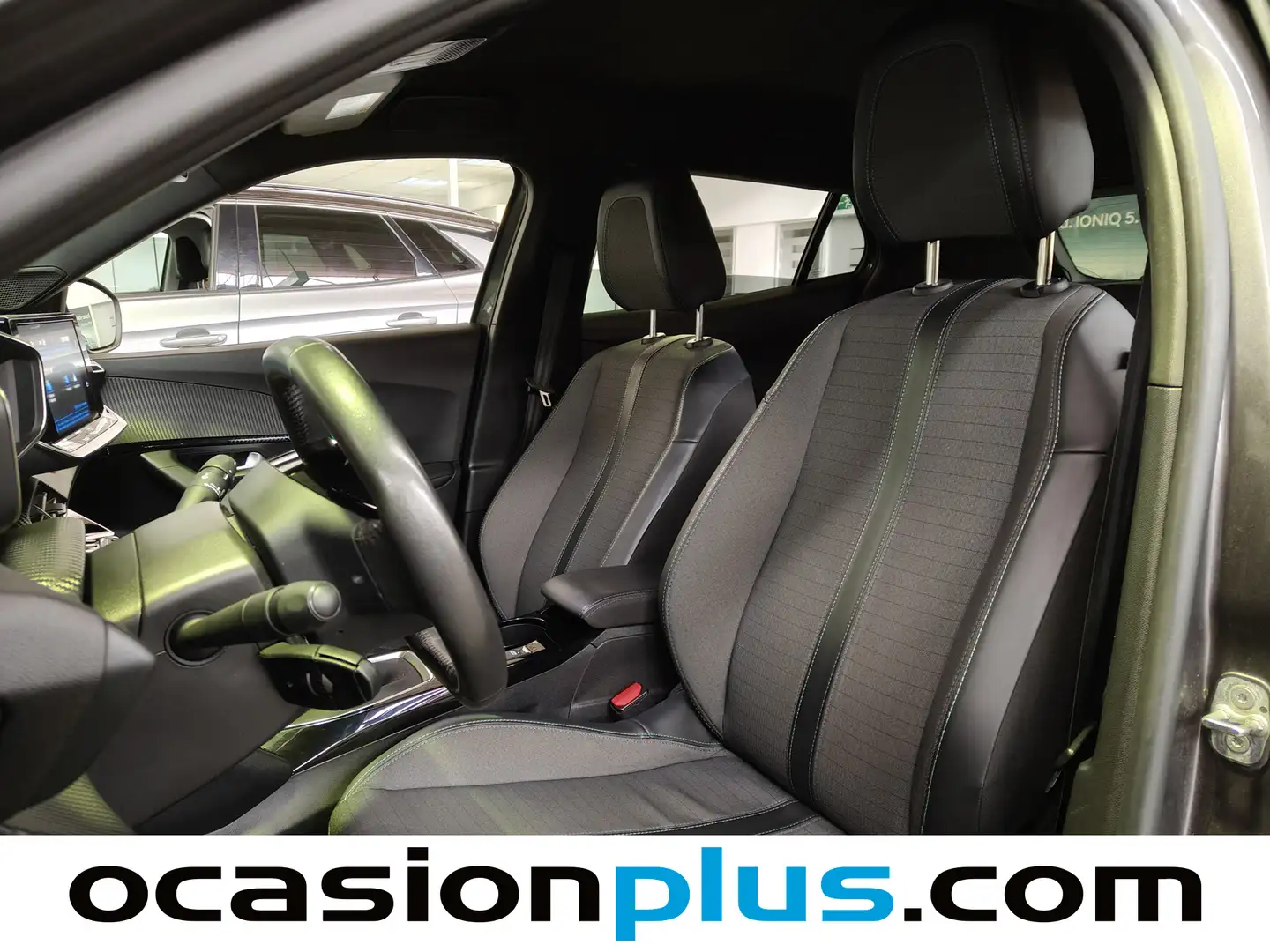 Foto Peugeot 2008 Peugeot 2008 PureTech 130 S&S Allure Pack (130 CV)