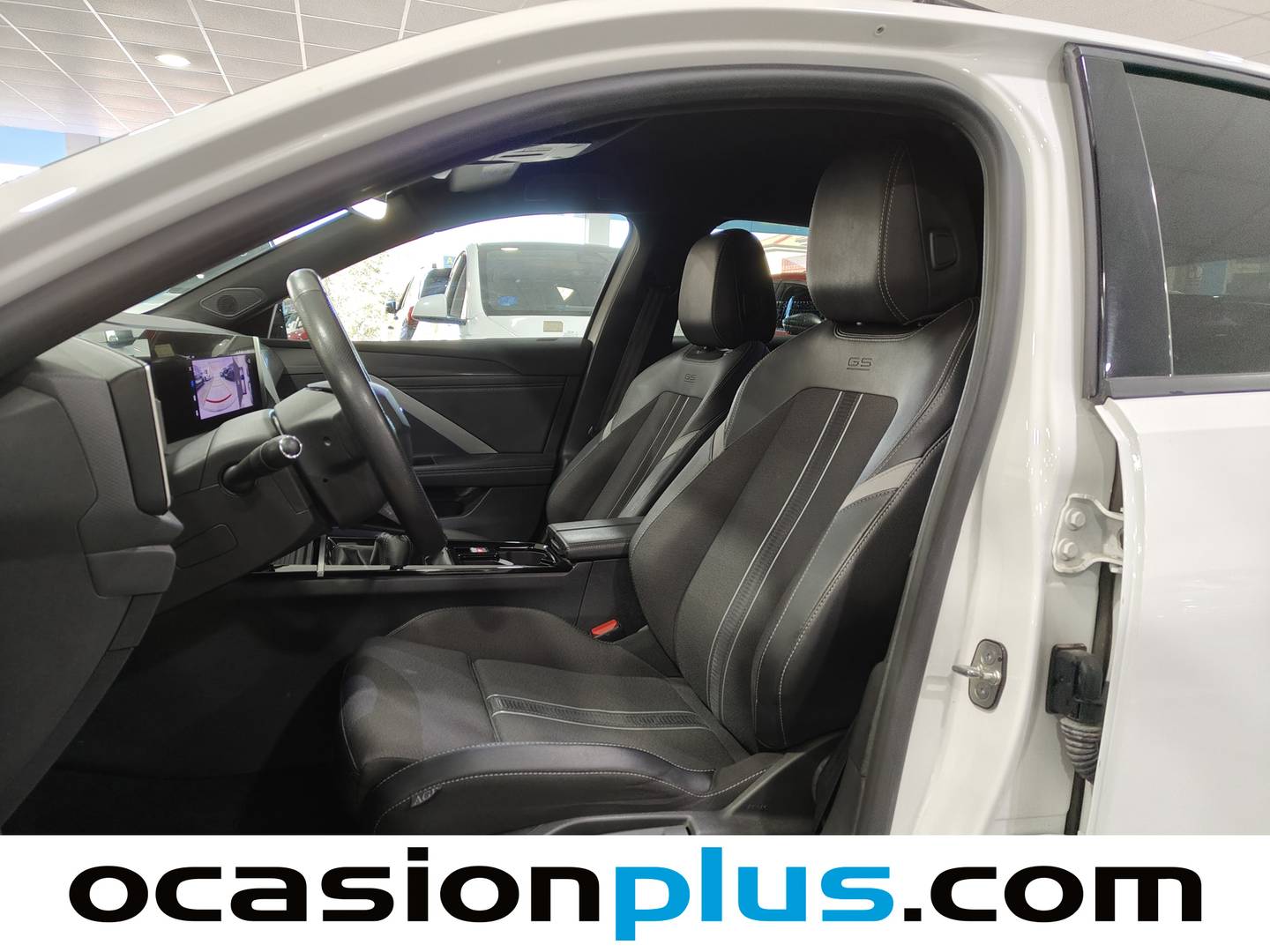 Foto asientos delanteros Opel Astra Opel Astra 1.2 Turbo XHT GS (130 CV)