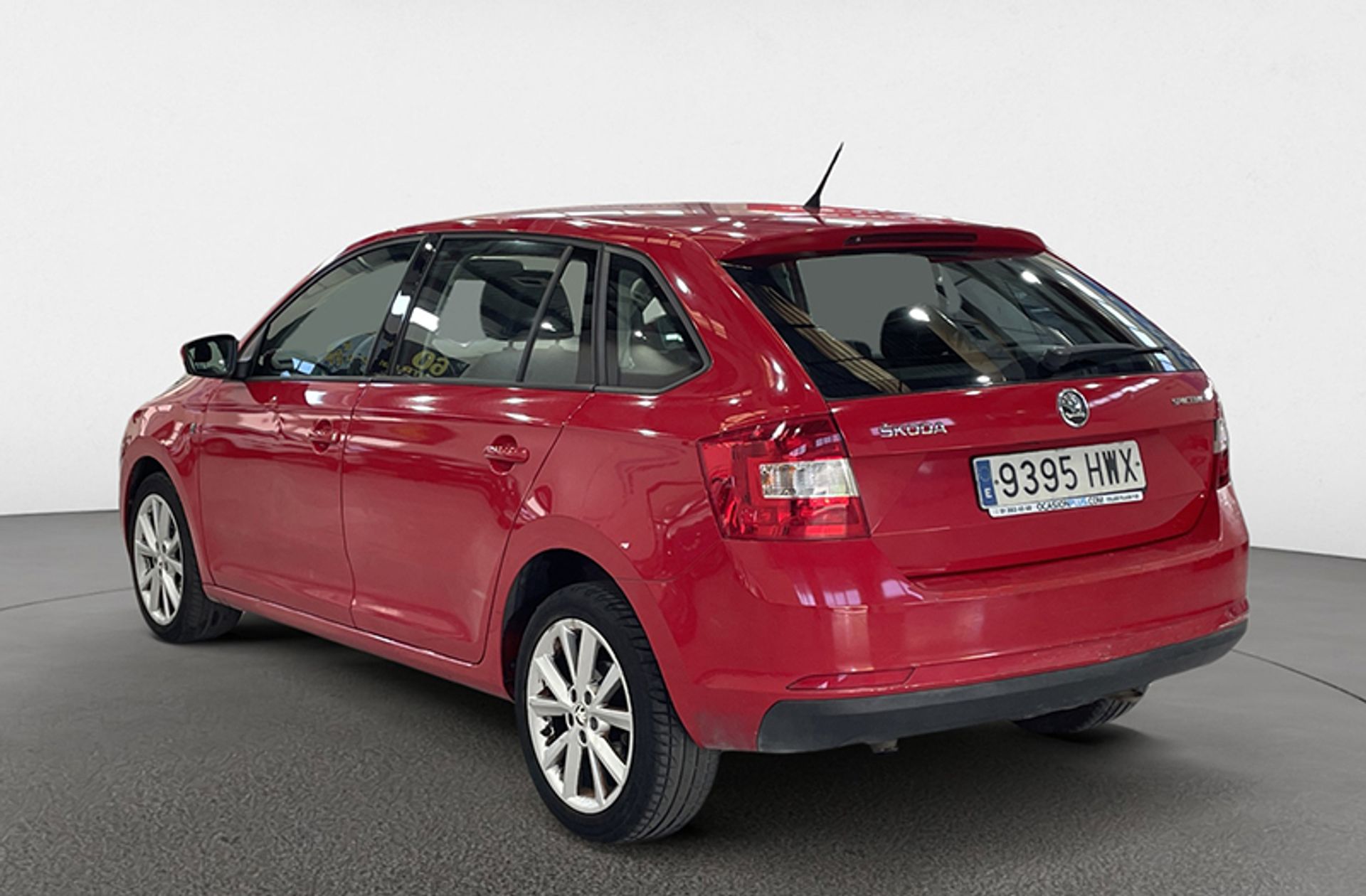 Škoda Rapid Spaceback 1.6 TDI CR Ambition - foto 3
