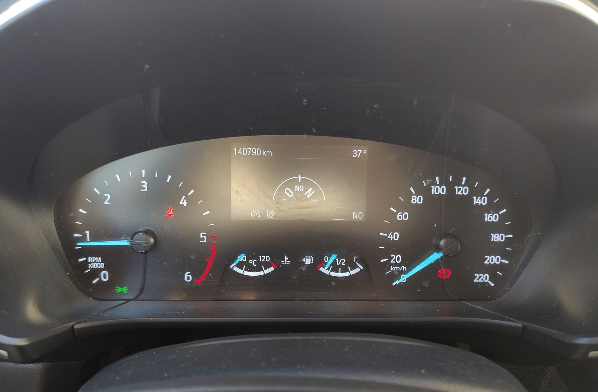 Ford Kuga 2.0 EcoBlue MHEV Titanium - foto 24