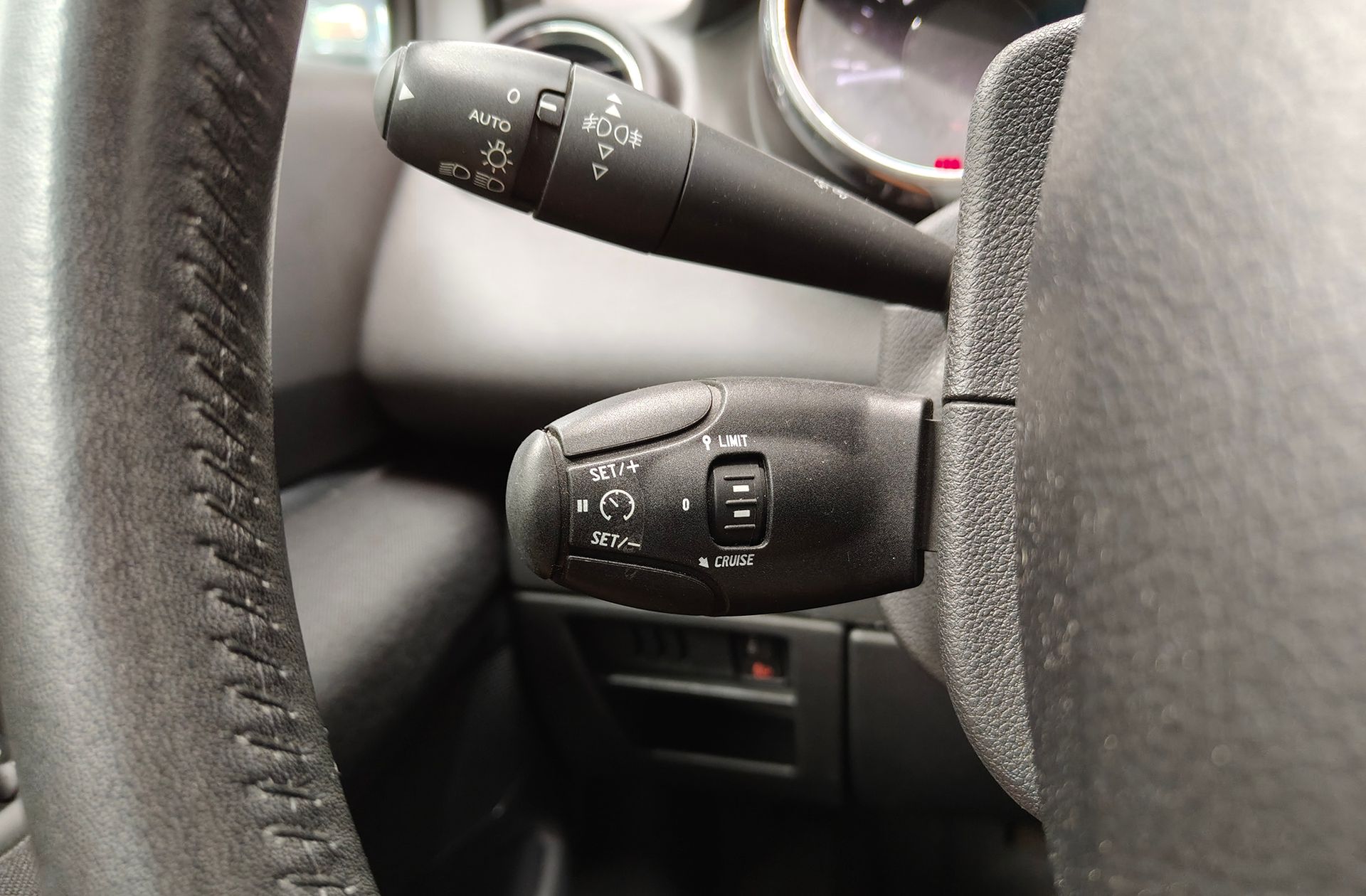 Peugeot 5008 1.6 BlueHDi Allure EAT6 7 plazas - foto 28