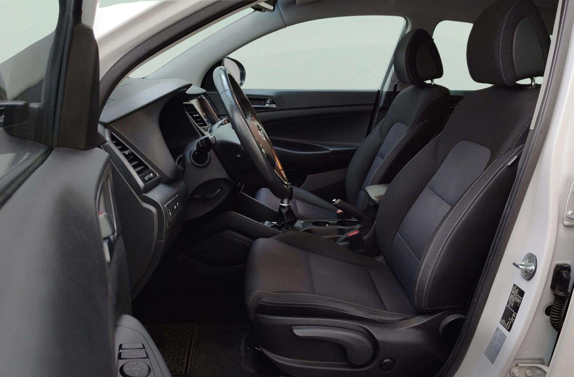 Hyundai Tucson 1.7 CRDi BlueDrive Kosmo 4x2 - foto 12