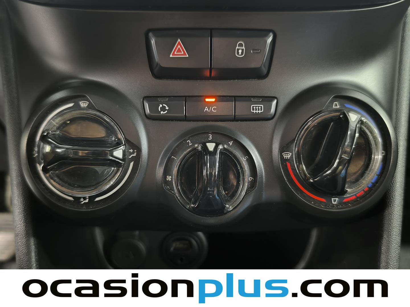 Acabados Peugeot 208 Peugeot 208 PureTech Signature (82 CV)