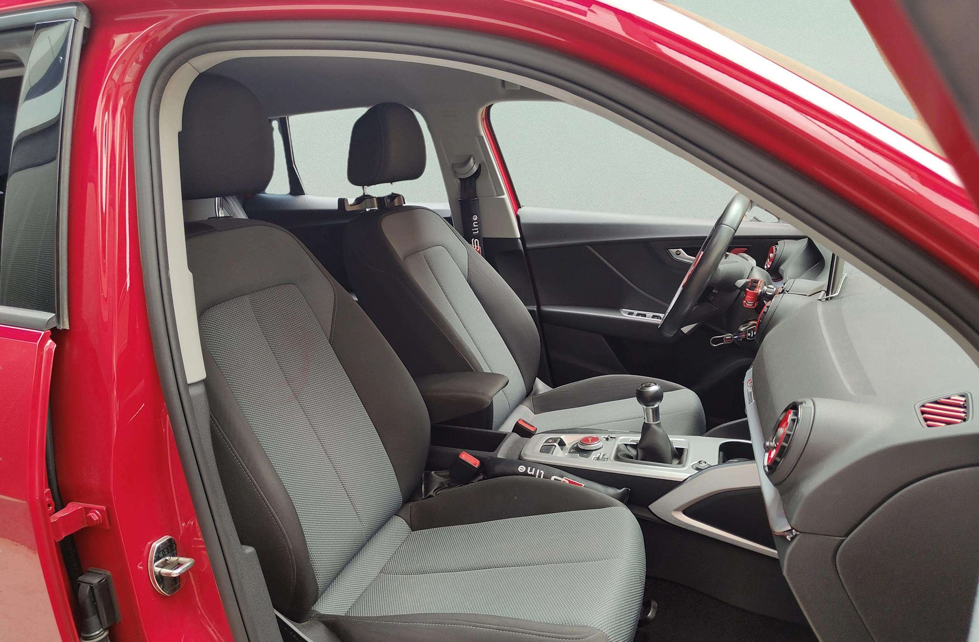 Audi Q2 design edition 1.6 TDI - foto 18