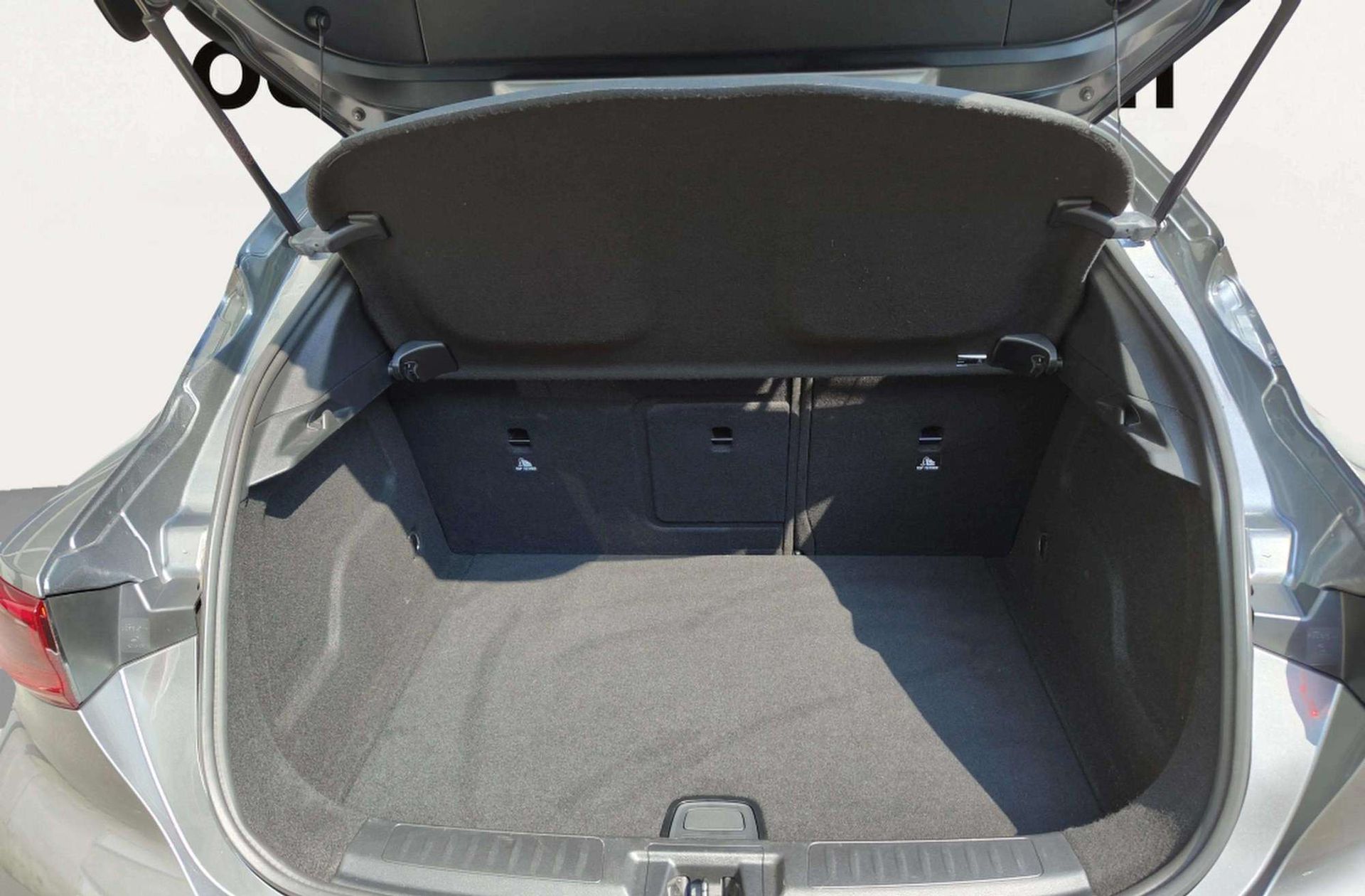 Infiniti Q30 1.6T Premium - foto 18
