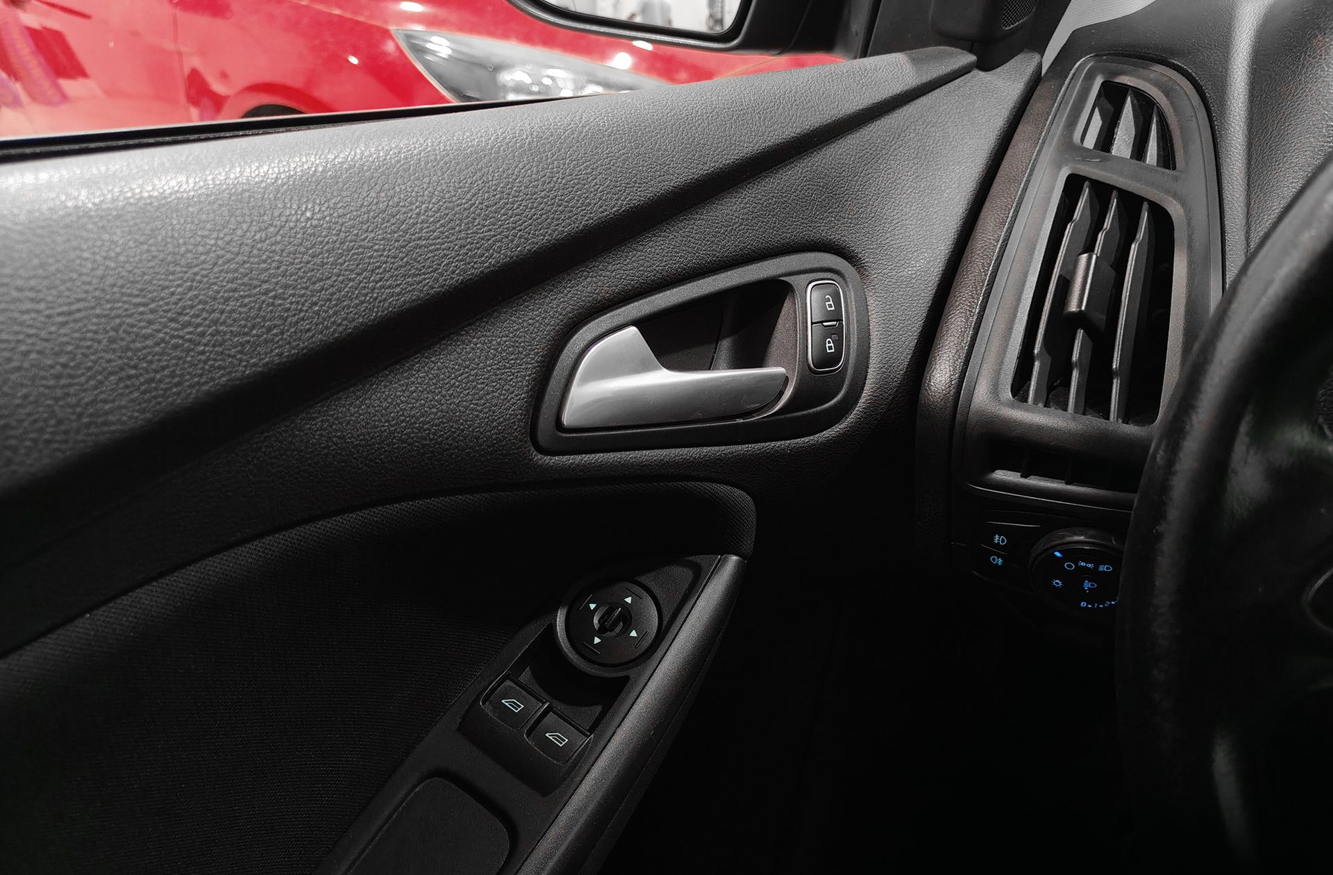 Ford Focus 1.5 TDCi Trend+ Powershift - foto 30