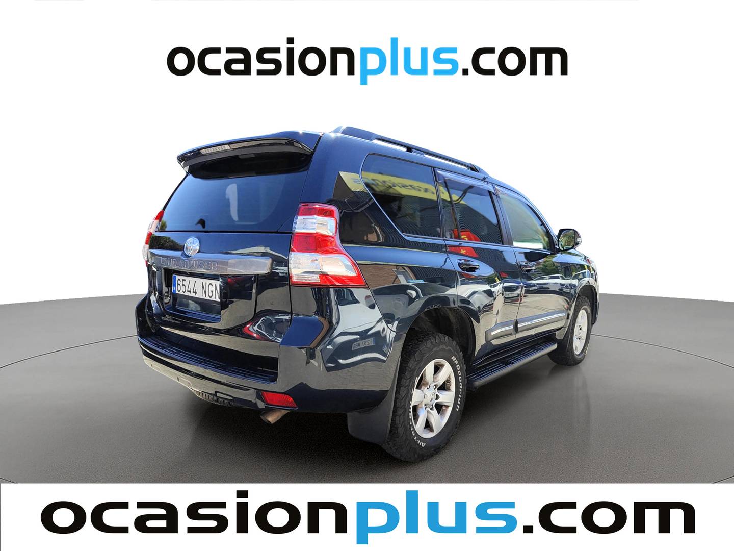 Foto trasera Toyota Land Cruiser Toyota Land Cruiser 2.8 D-4D VX Auto (177 CV) 7 Plazas derecha