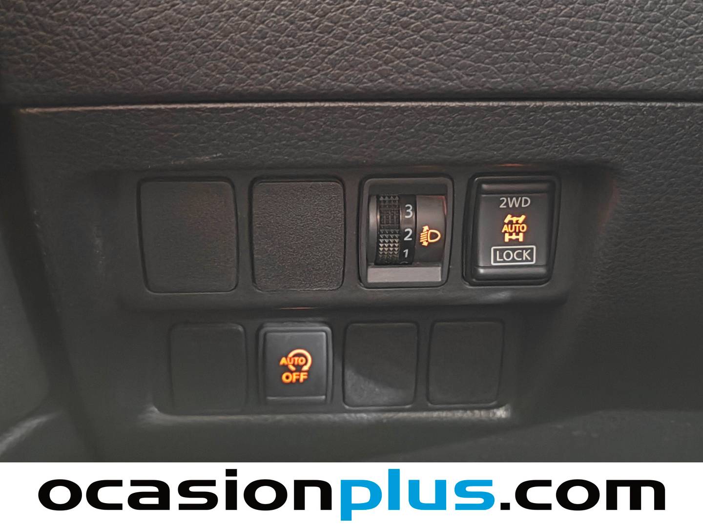 Extras y acabados del Nissan QASHQAI Nissan Qashqai dCi 130 Acenta 4x4 (130 CV)