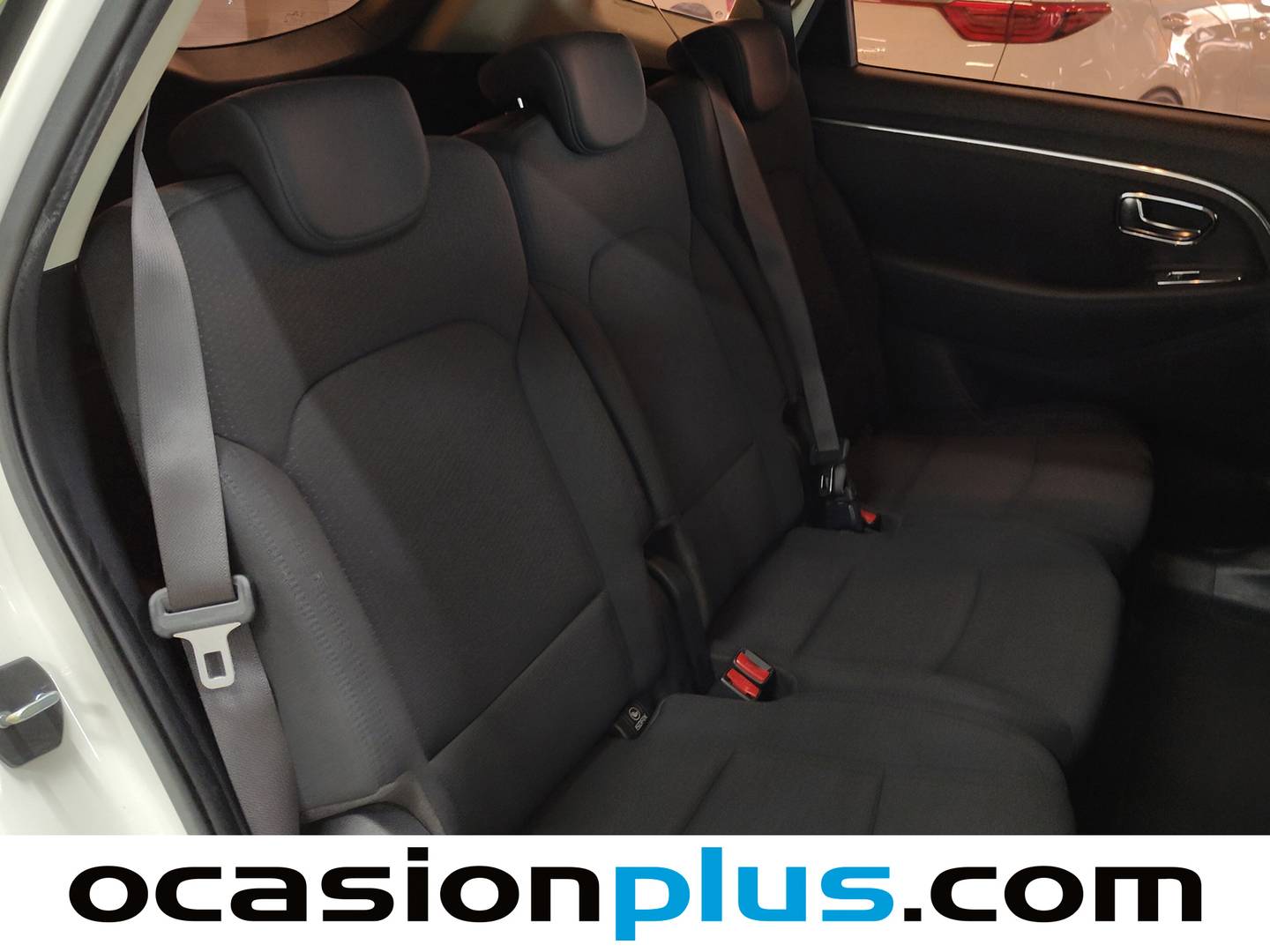 Foto asientos traseros KIA Carens KIA Carens 1.6 GDi Concept (135 CV)