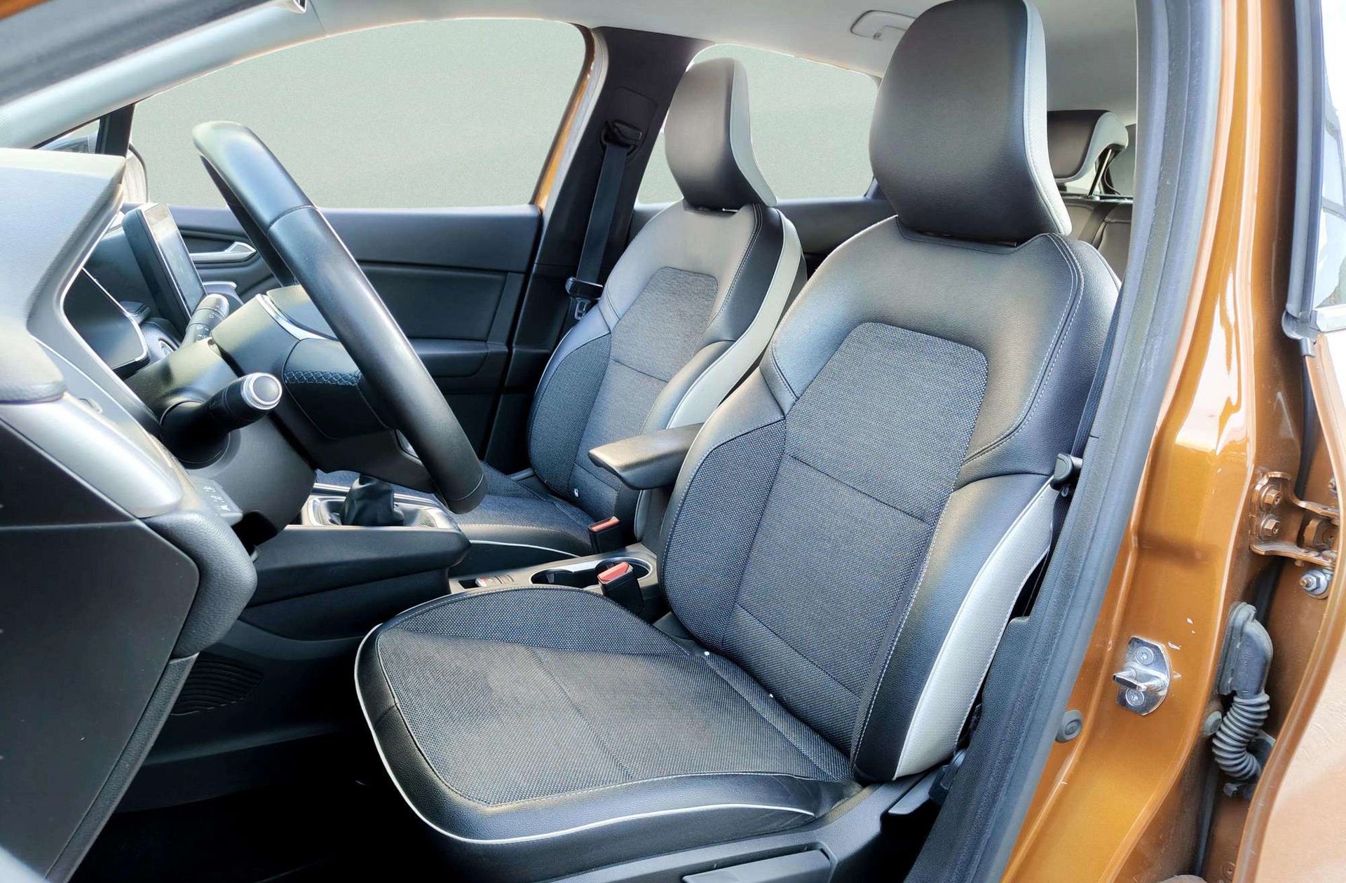 Renault Captur Zen TCe - foto 11